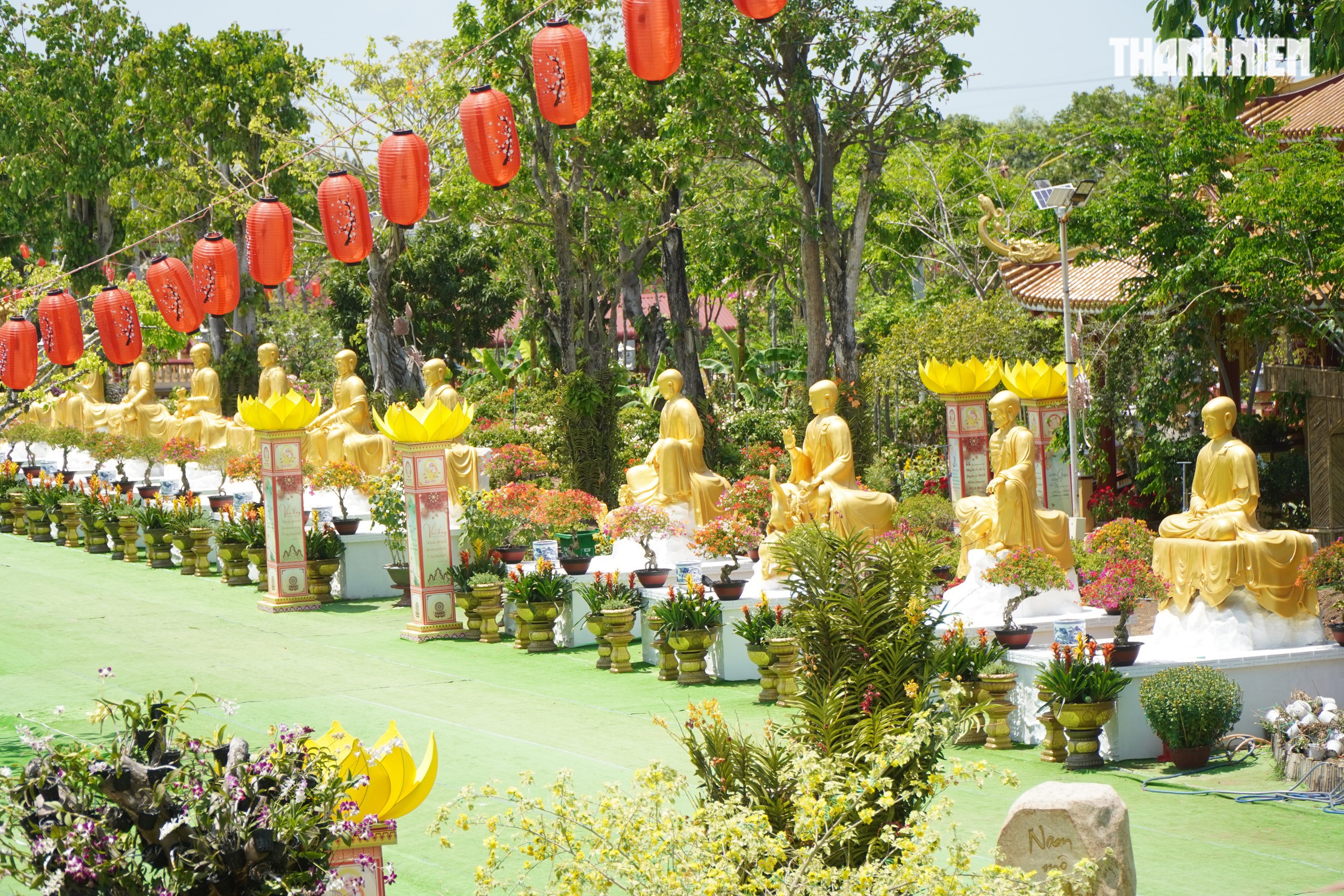 Ngôi chùa miền Tây có tượng Quan Âm cao 71 m, đẹp như chốn tiên cảnh - Ảnh 9. Ngôi chùa miền Tây có tượng Quan Âm cao 71 m, đẹp như chốn tiên cảnh - Ảnh 9.