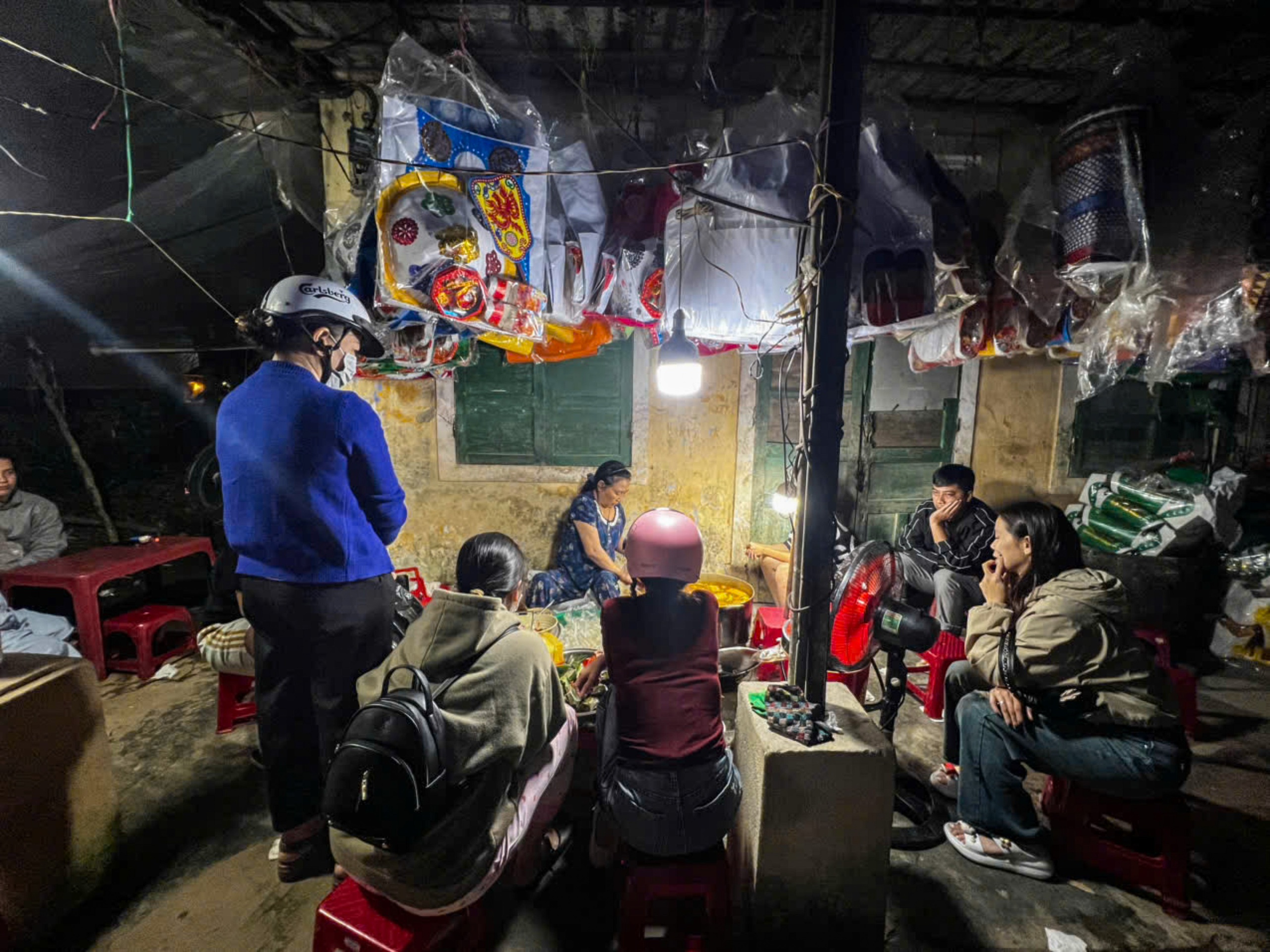 Qu&aacute;n b&aacute;nh canh đồ m&atilde; ở Huế với hương vị đậm đ&agrave; v&agrave; kh&ocirc;ng gian độc đ&aacute;o - Ảnh 2.