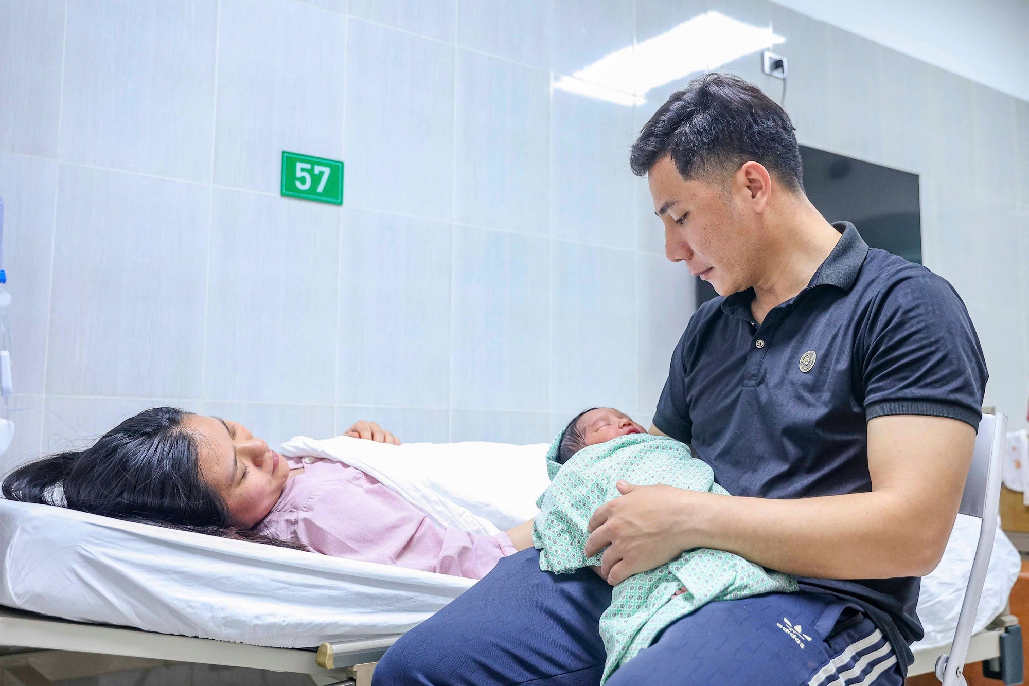 Phụ nữ sinh đủ 2 con trước 35 tuổi dự kiến được hỗ trợ 2 triệu đồng- Ảnh 1.