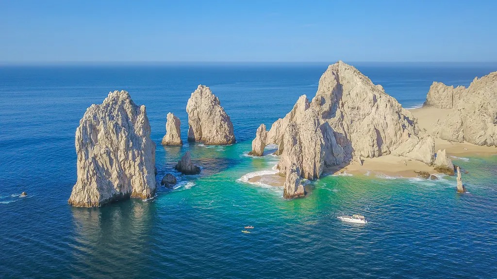 Việt Nam vào top 28 quốc gia đẹp nhất thế giới - Ảnh 3.