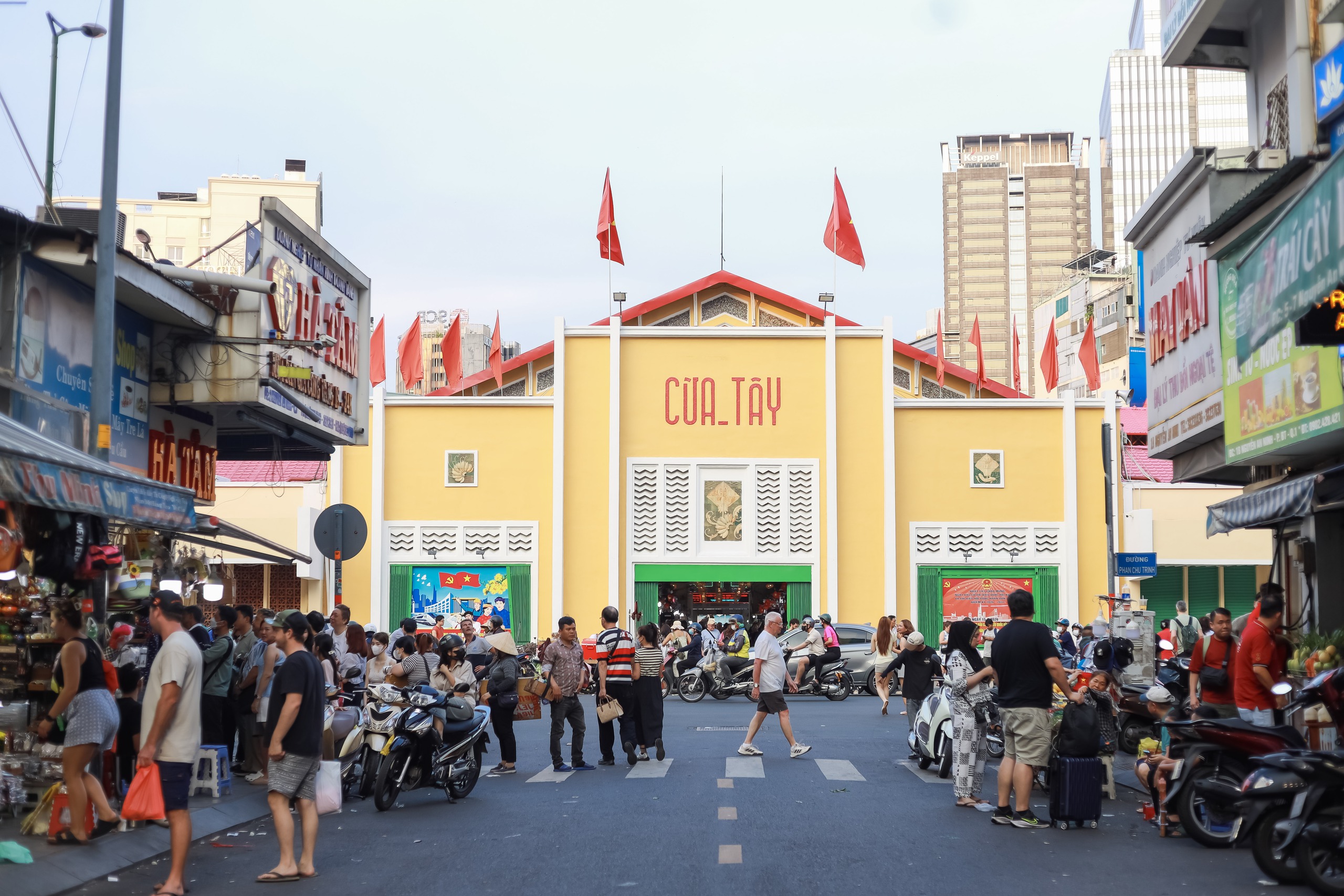 'ADN mở' TP.HCM: 'Phố Malaysia' độc bản trăm năm cạnh chợ Bến Thành- Ảnh 1. 'ADN mở' TP.HCM: 'Phố Malaysia' độc bản trăm năm cạnh chợ Bến Thành- Ảnh 1.