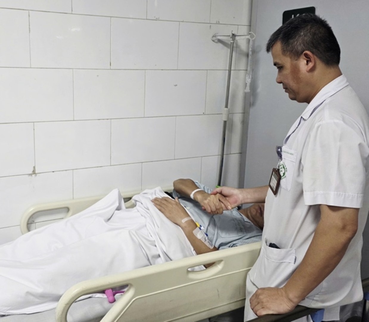 - Ảnh 1. Cảnh báo cá nhiễm vi tảo trong nước biển có thể gây ngộ độc - Ảnh 1.