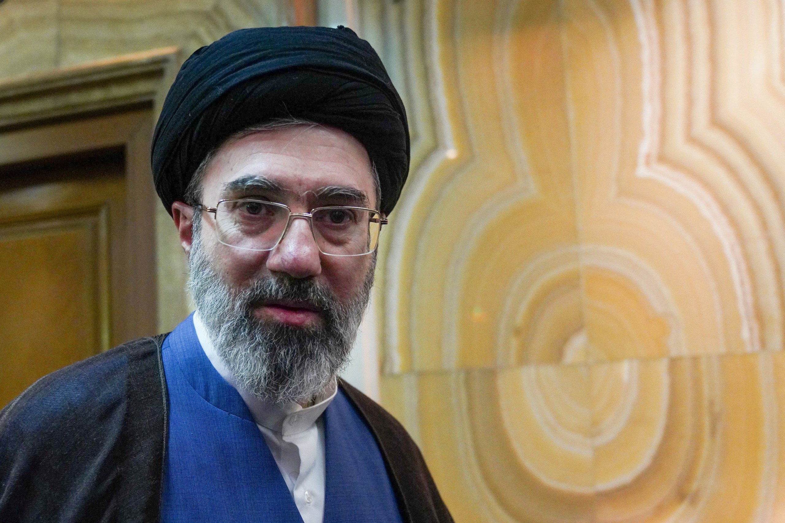 Iran: Lãnh đạo mới ra mắt trong bối cảnh xung đột leo thang