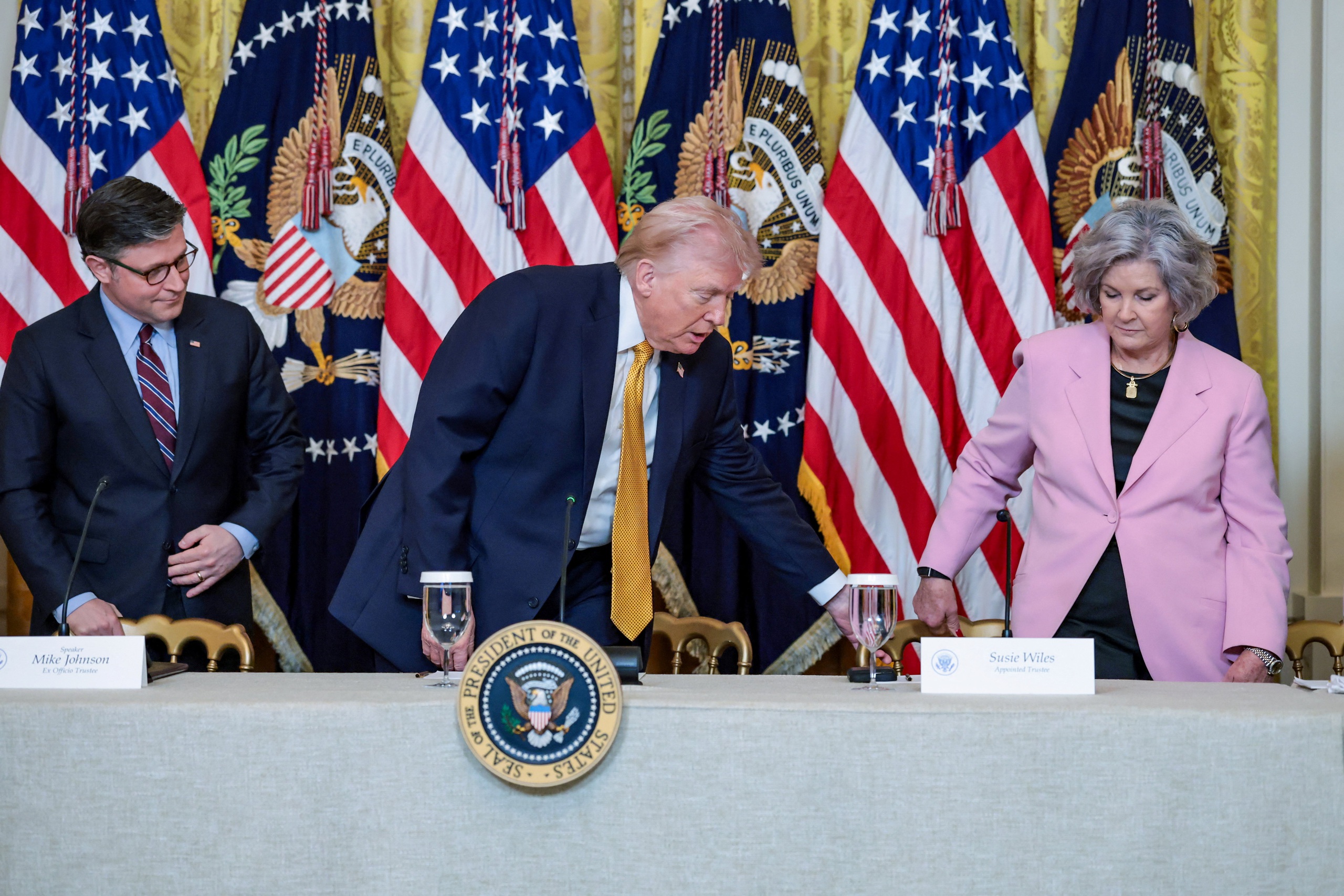 Chánh văn phòng Nhà Trắng bị ung thư vú - Ảnh 2.