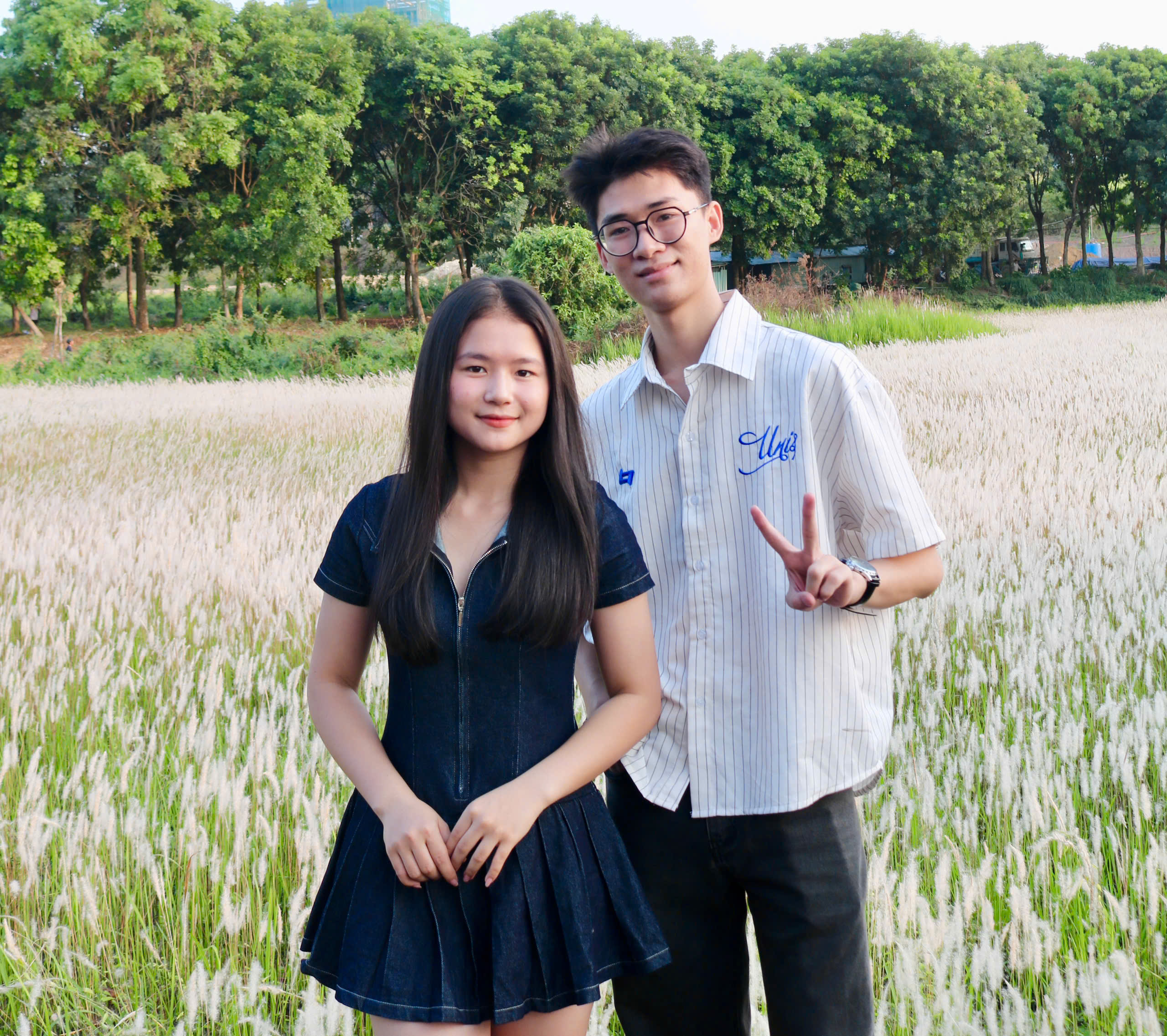 C&aacute;nh đồng cỏ lau nở trắng x&oacute;a khiến nhiều người m&ecirc; mẩn check-in- Ảnh 4.