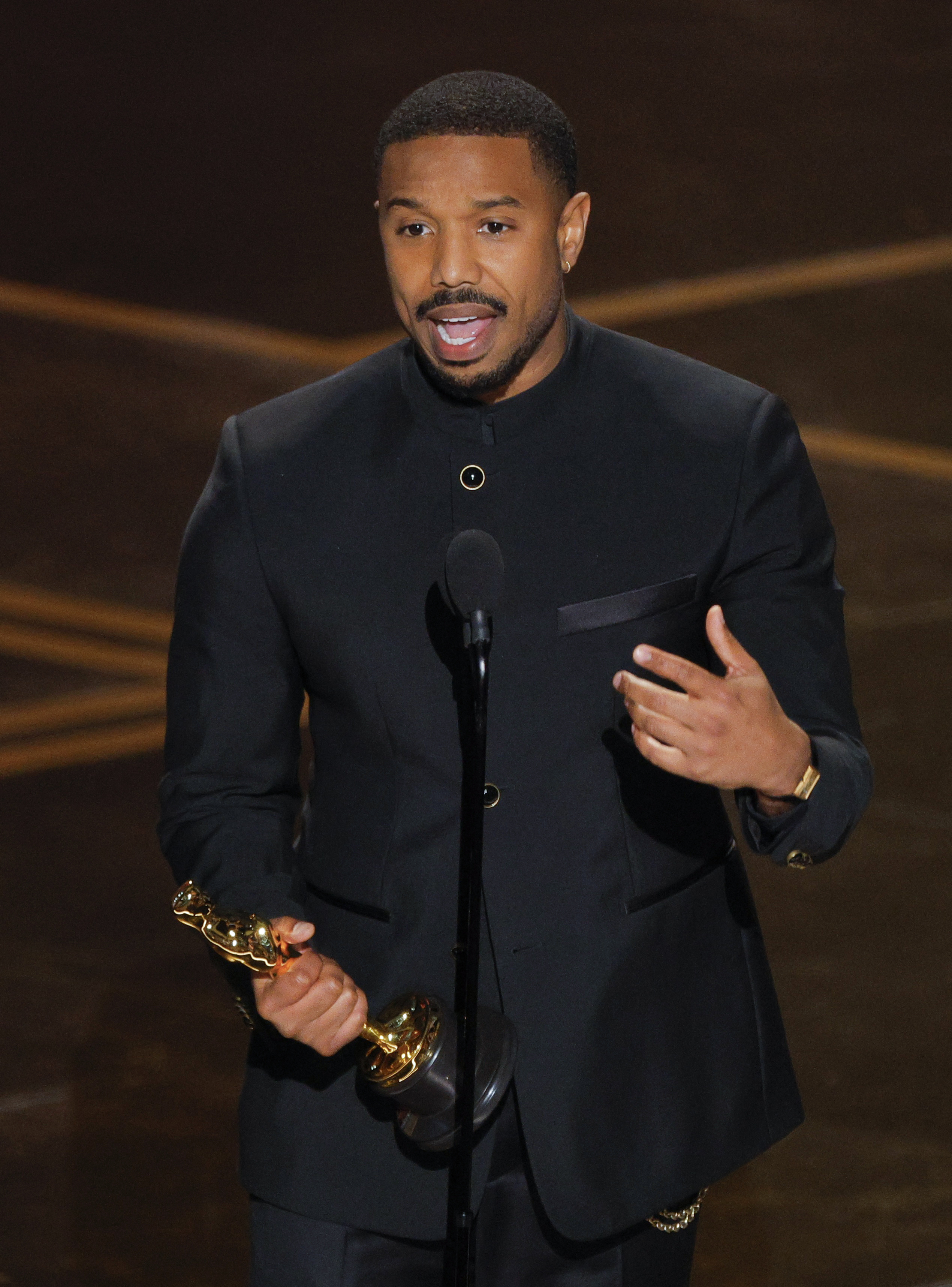  Từ Marvel, 'người đàn ông quyến rũ nhất thế giới' đến tượng vàng Oscar - Ảnh 3.