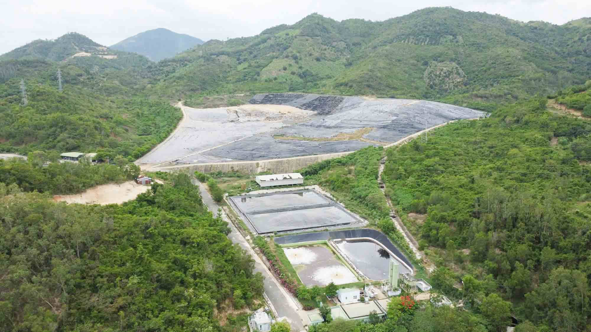 Bãi rác vẫn gây ô nhiễm sau hơn 10 năm đóng cửa