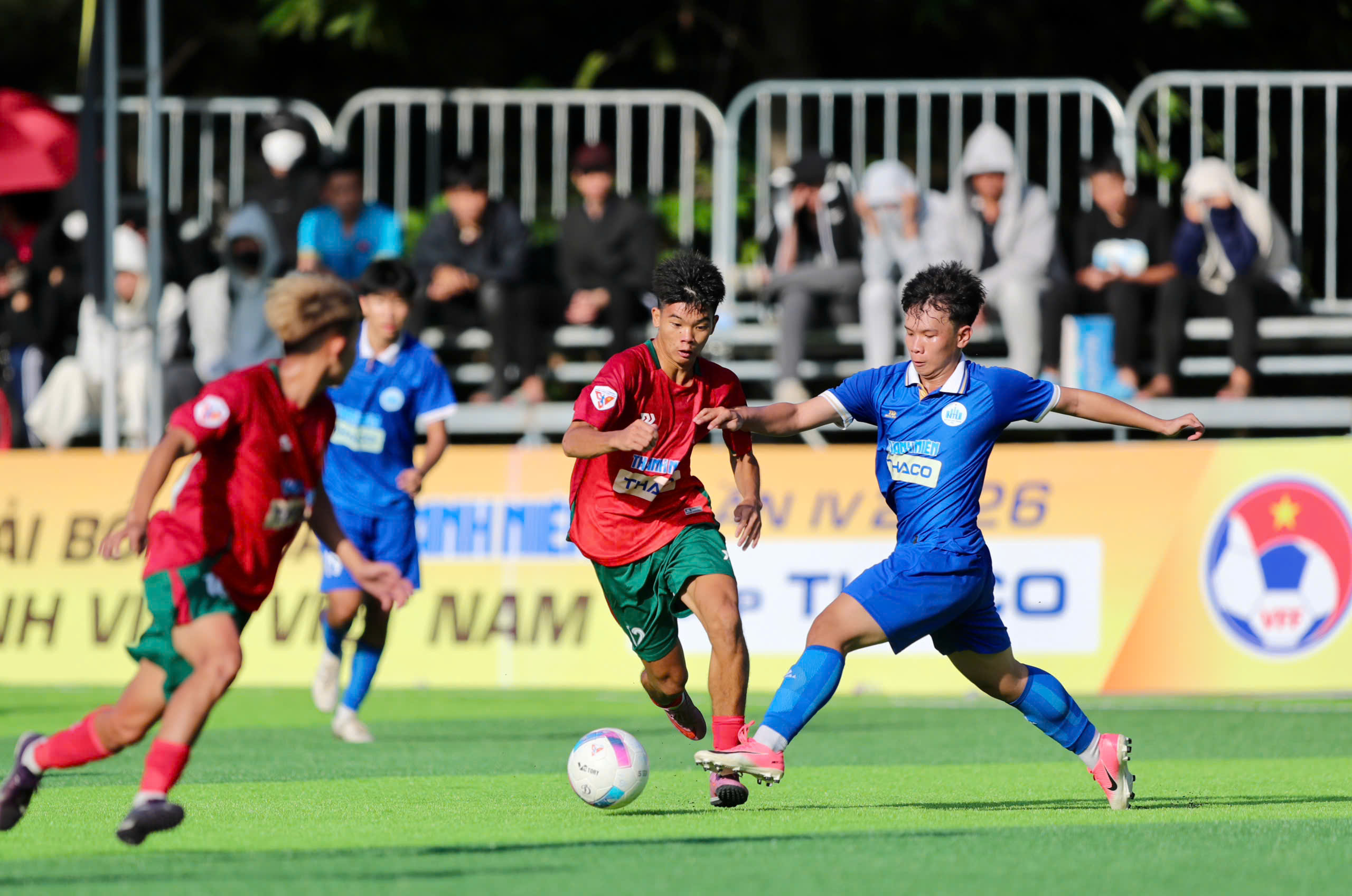 L&aacute; thư của 'thầy gi&aacute;o l&agrave;ng' c&ugrave;ng b&iacute; mật đằng sau đội b&oacute;ng fair-play nhất giải- Ảnh 4.