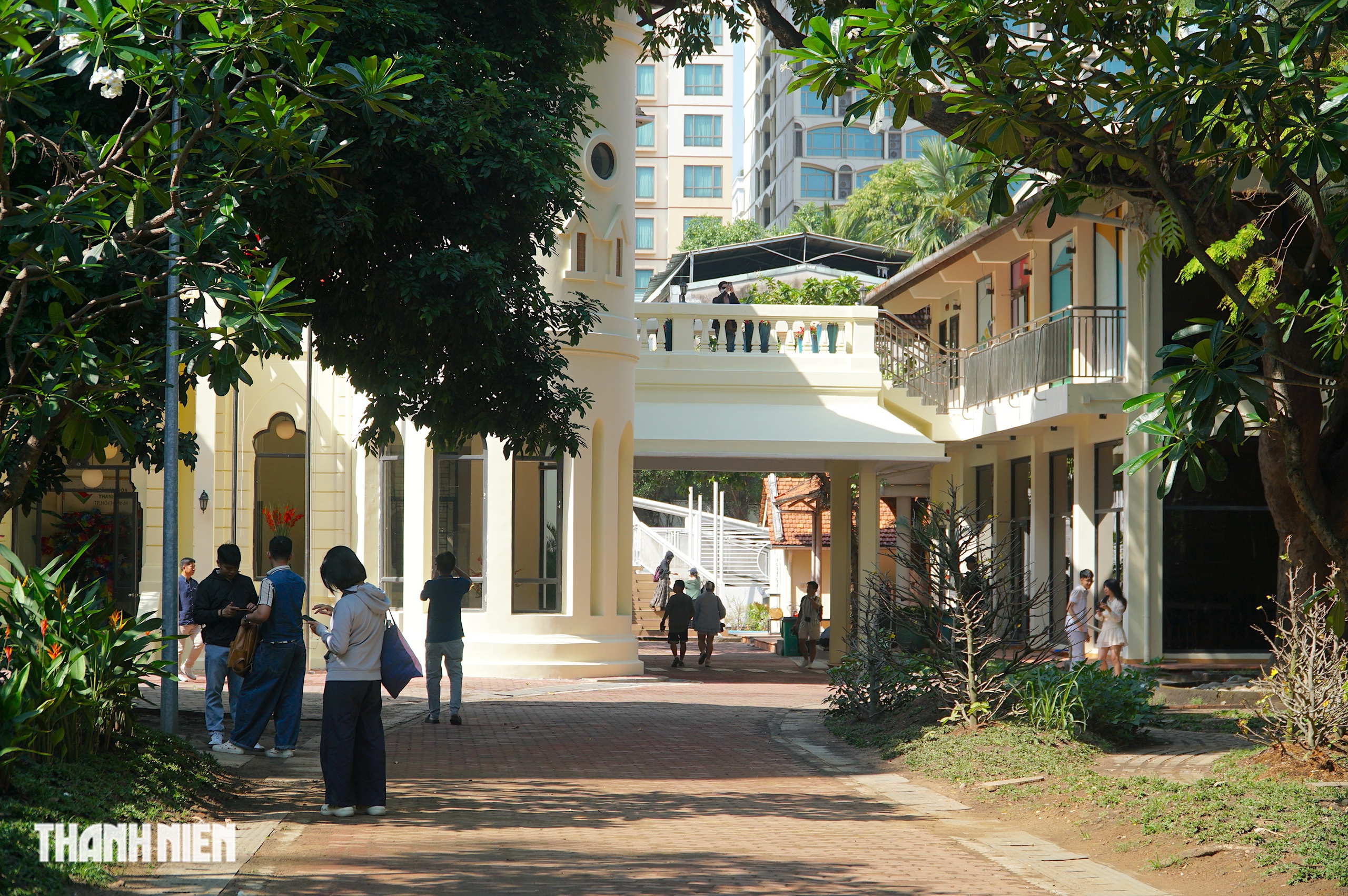 Kh&ocirc;ng gian &lsquo;l&acirc;u đ&agrave;i cực chill&rsquo; l&agrave;m trụ sở tạm của Nh&agrave; văn h&oacute;a Thanh Ni&ecirc;n - Ảnh 4.