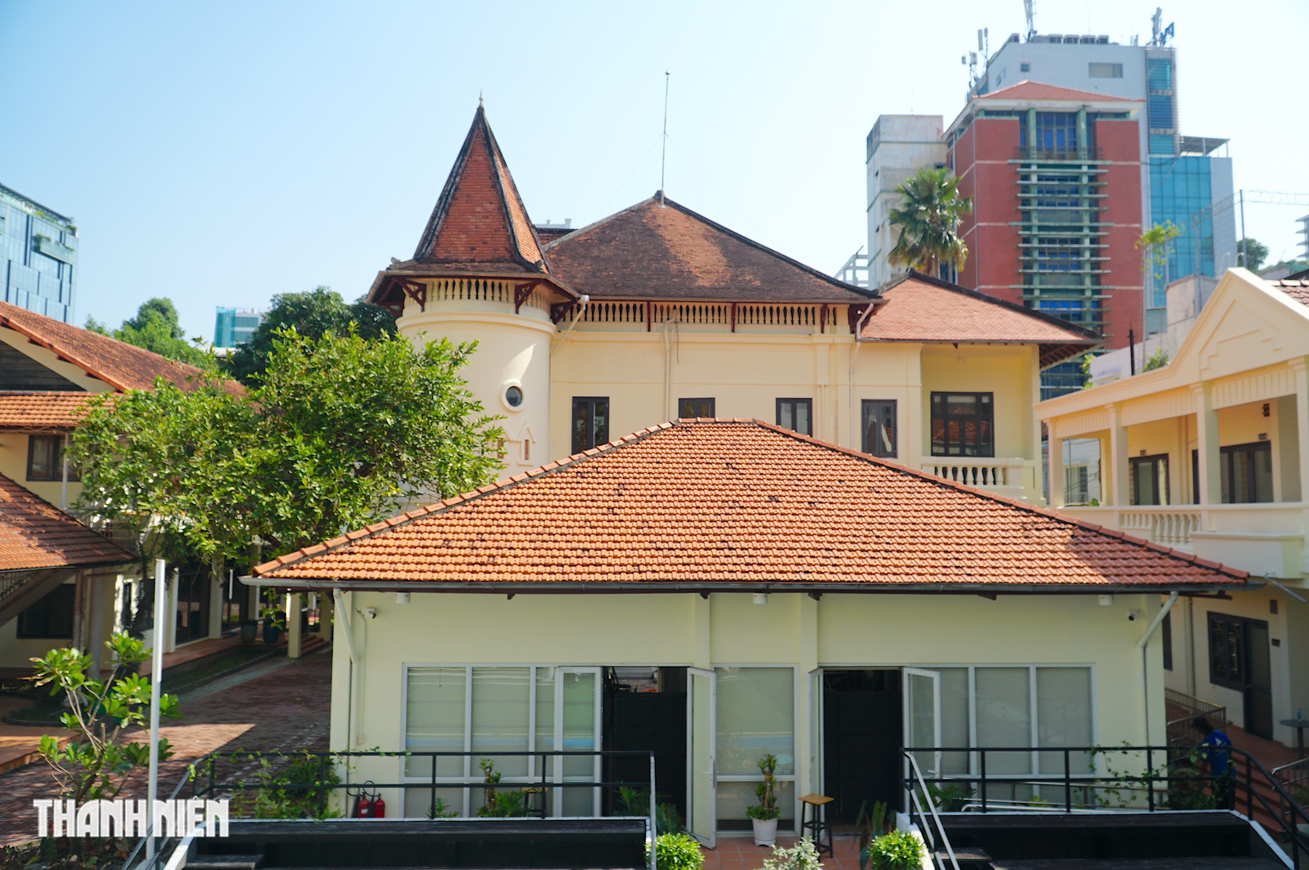 Kh&ocirc;ng gian &lsquo;l&acirc;u đ&agrave;i cực chill&rsquo; l&agrave;m trụ sở tạm của Nh&agrave; văn h&oacute;a Thanh Ni&ecirc;n - Ảnh 7.