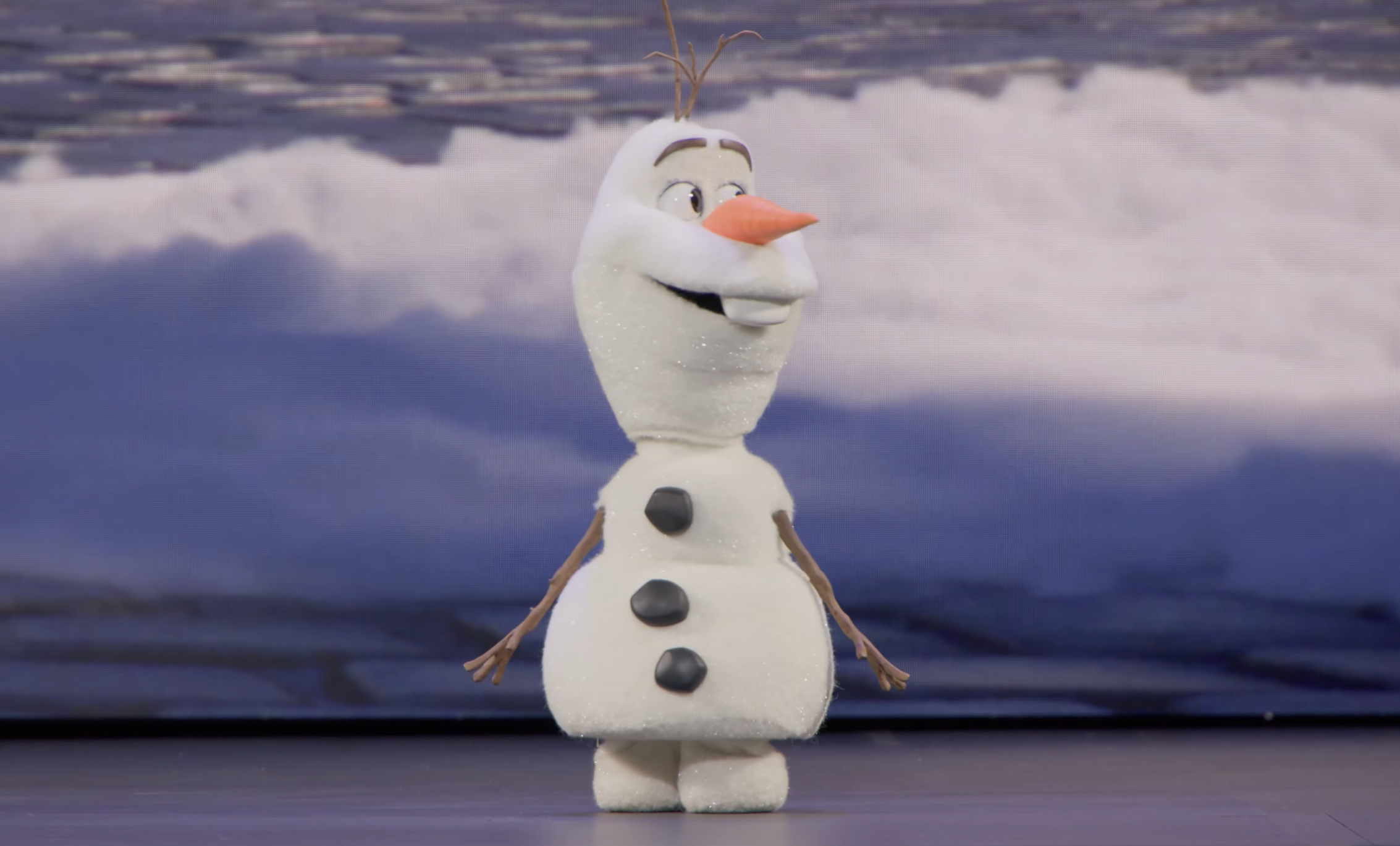 Khi nhân vật hoạt hình bước ra đời thực nhờ AI và robot - Ảnh 1.