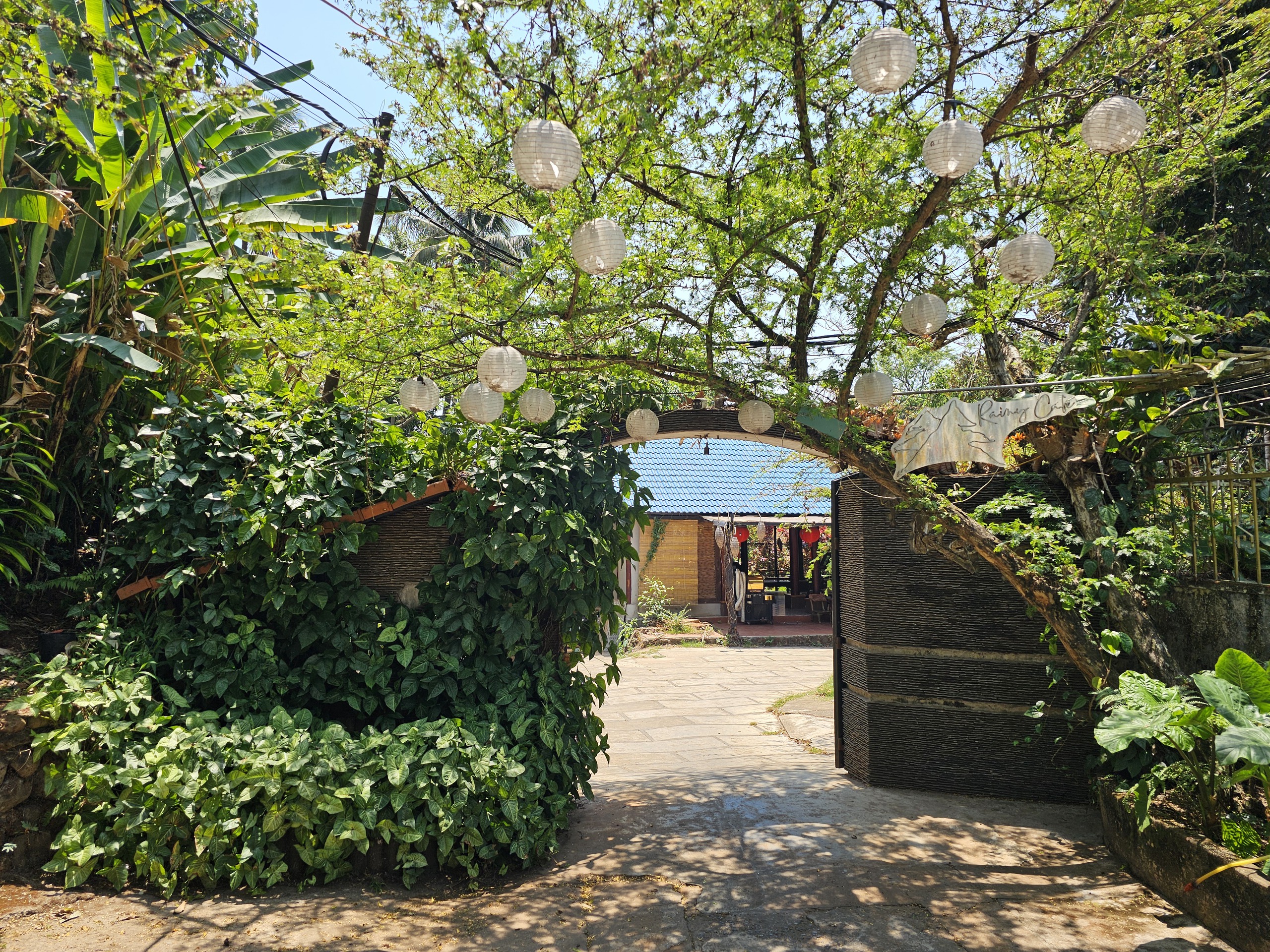 Qu&aacute;n c&agrave; ph&ecirc; từng cho kh&aacute;ch 'đặt b&agrave;i h&aacute;t tỏ t&igrave;nh', một thời rất quen- Ảnh 1.