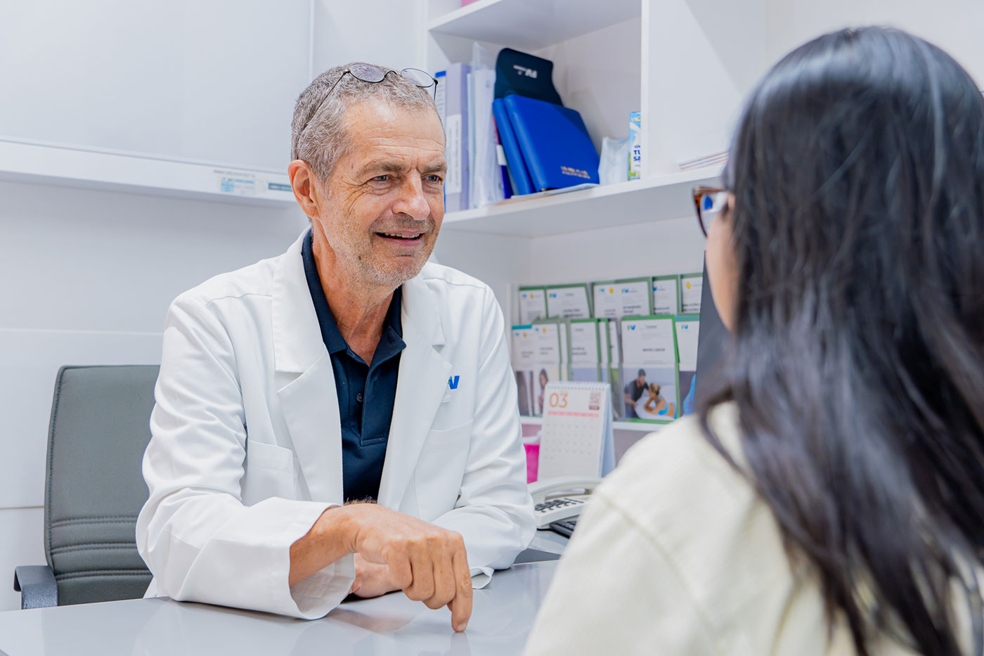 TS-BS Robert Riche: ‘Robot da Vinci Xi giúp tăng cơ hội bảo tồn thiên chức làm mẹ’ - Ảnh 1.