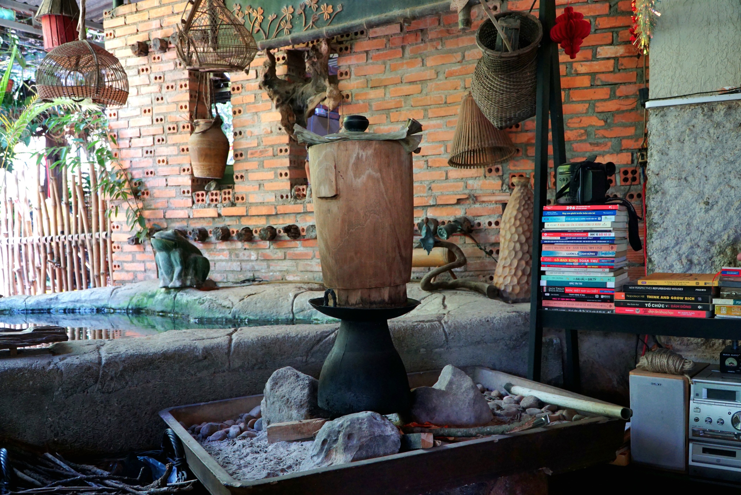 Qu&aacute;n c&agrave; ph&ecirc; từng cho kh&aacute;ch 'đặt b&agrave;i h&aacute;t tỏ t&igrave;nh', một thời rất quen- Ảnh 6.