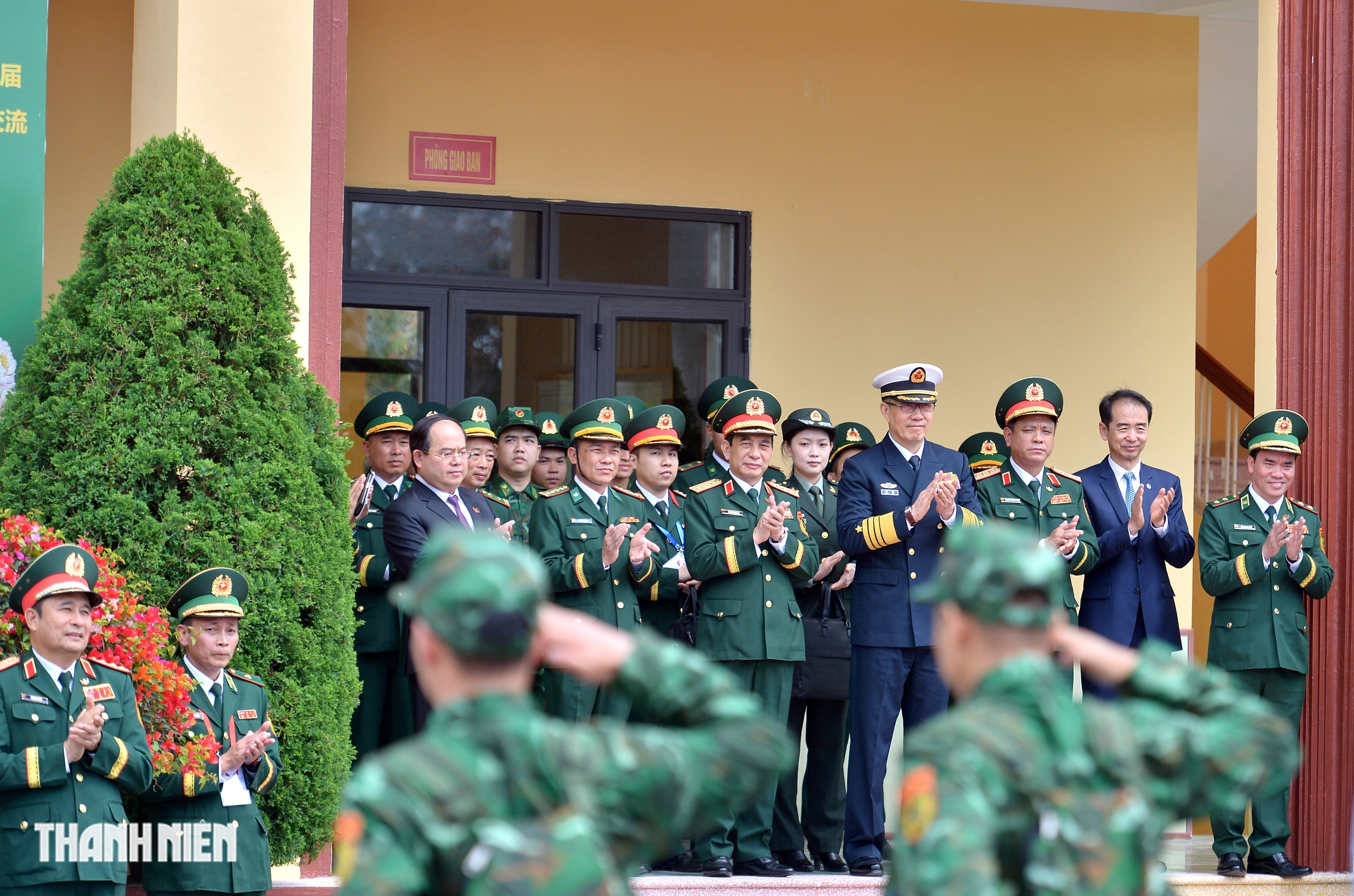 Bộ trưởng Quốc ph&ograve;ng Việt Nam - Trung Quốc xem bi&ecirc;n ph&ograve;ng diễn tập bắt tội phạm ma t&uacute;y - Ảnh 13.