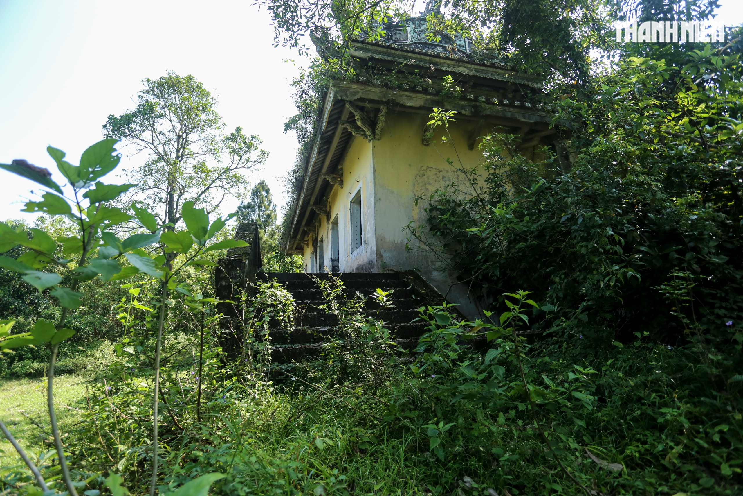 Biệt thự chứng t&iacute;ch của 'l&atilde;nh ch&uacute;a miền Trung' Ng&ocirc; Đ&igrave;nh Cẩn ở Huế đang thế n&agrave;o?- Ảnh 6.