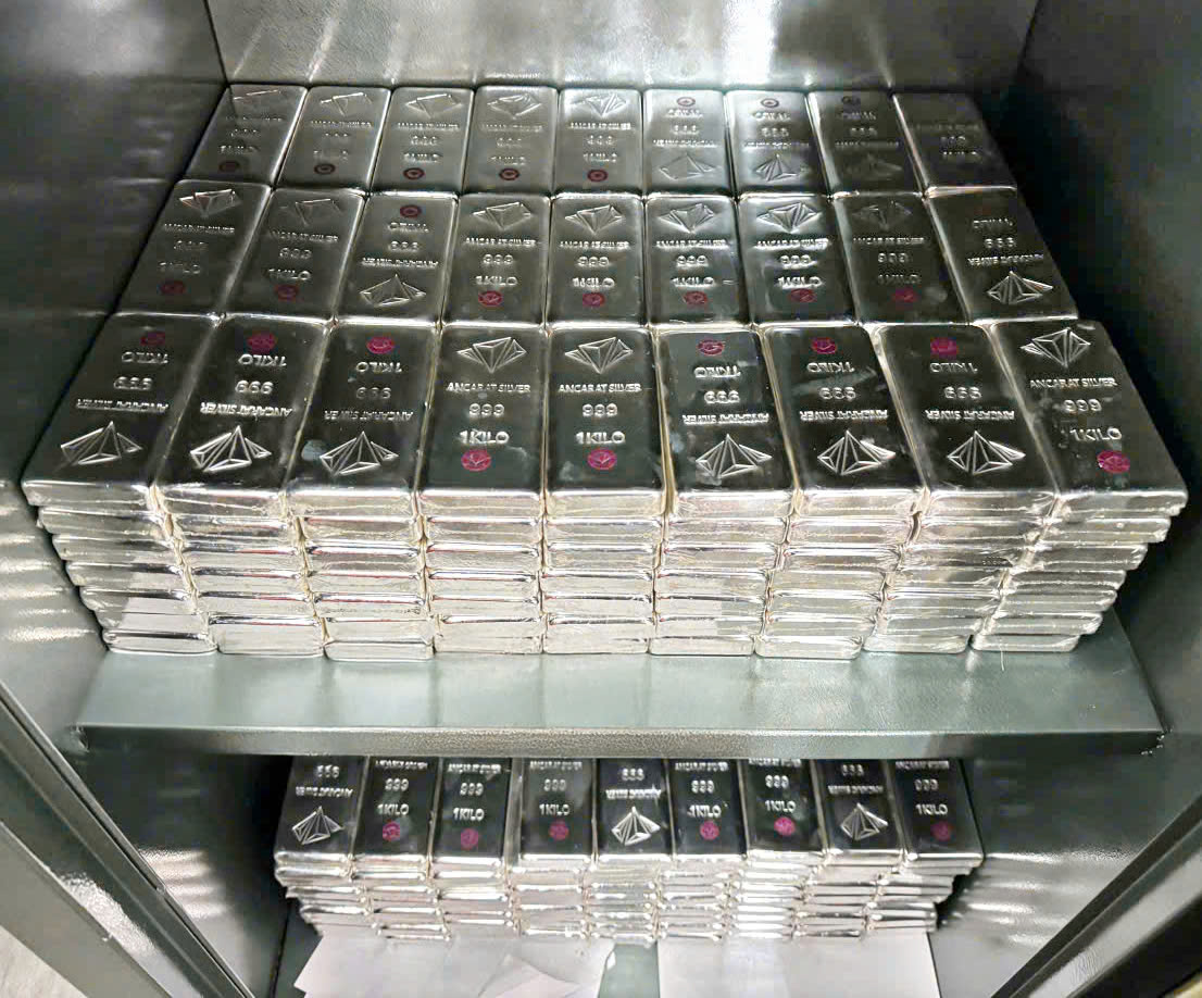 Giá vàng 183 triệu đồng / lượng , giá bạc giảm mạnh Sáng 18 . 3 - Ảnh 2.