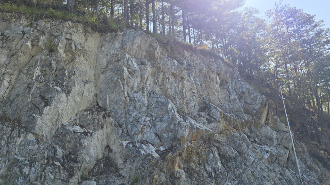 Đèo Prenn lên Đà Lạt vẫn tiềm ẩn nguy cơ sạt lở- Ảnh 10.