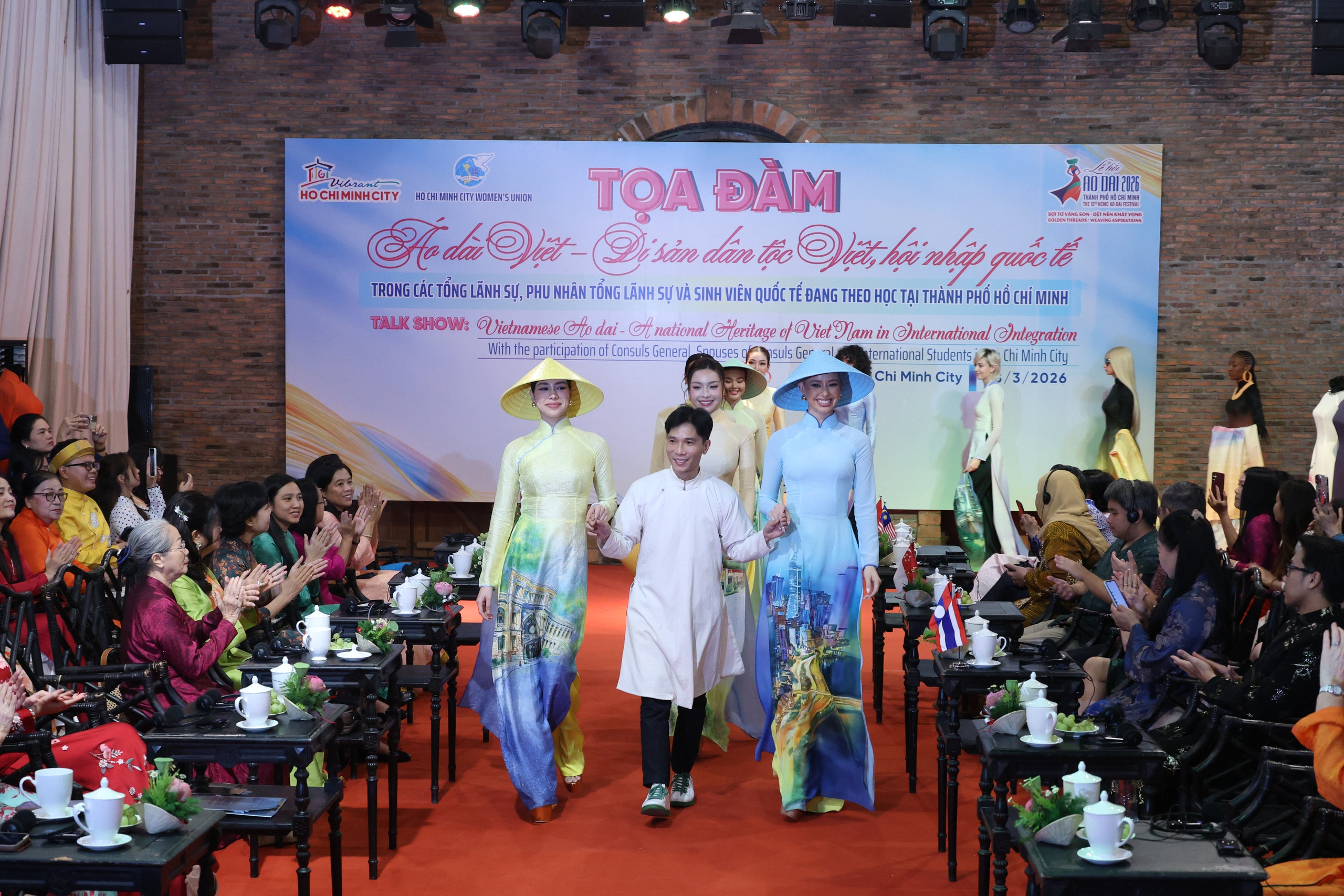  Tôi phải lòng Việt Nam chính vì tà áo dài- Ảnh 3.