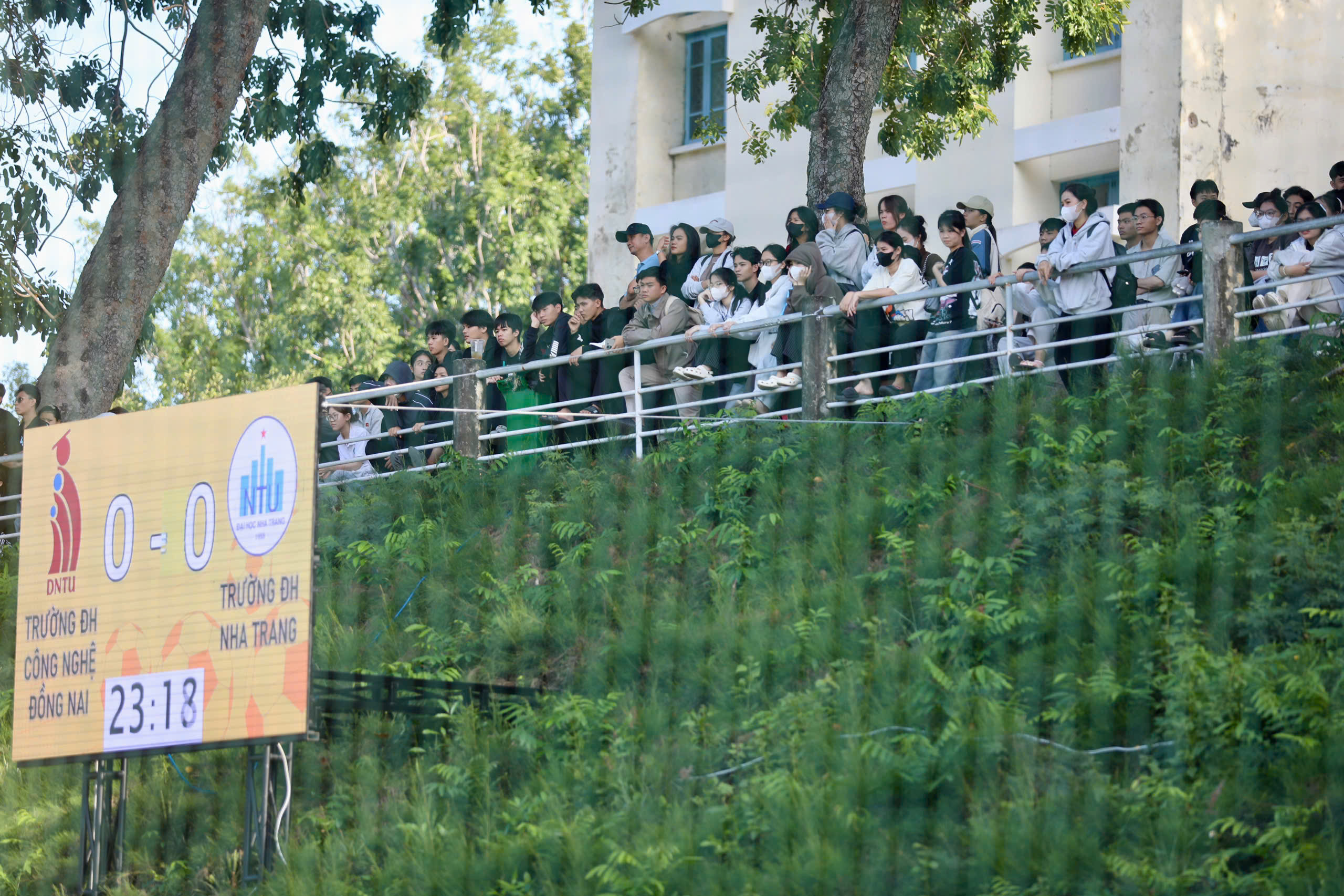 T&igrave;nh y&ecirc;u ch&acirc;n th&agrave;nh của 'cầu thủ thứ 12'- Ảnh 4.