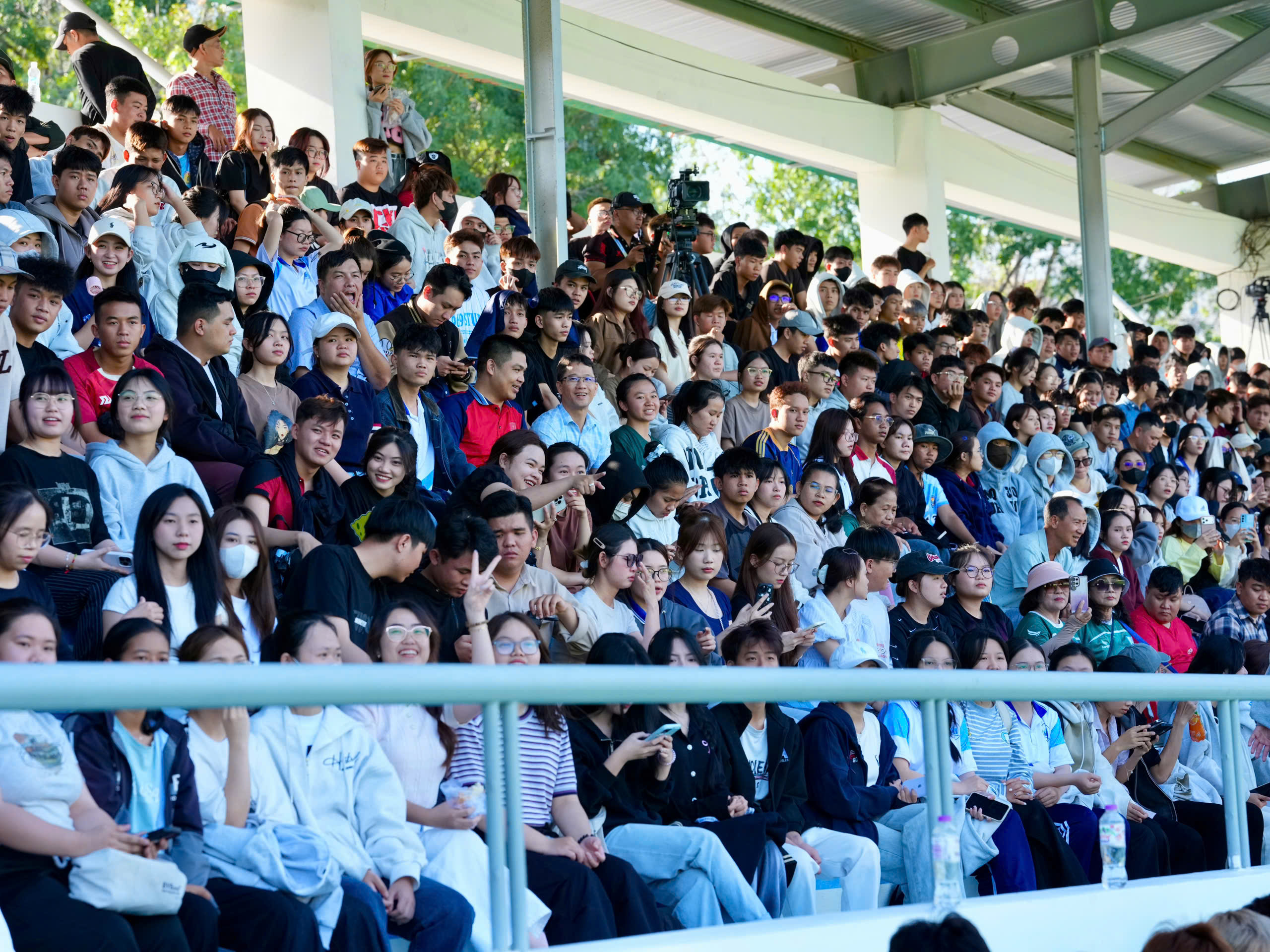 T&igrave;nh y&ecirc;u ch&acirc;n th&agrave;nh của 'cầu thủ thứ 12'- Ảnh 8.