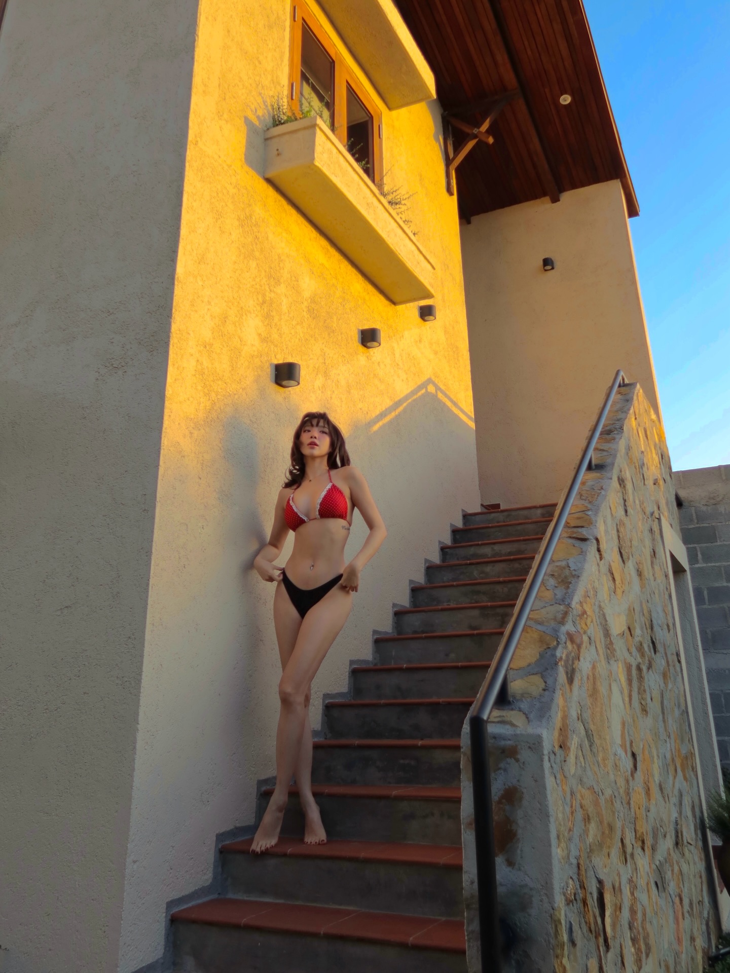 Khánh Vân, Tóc Tiên diện bikini khoe đường cong nóng bỏng - Ảnh 6.