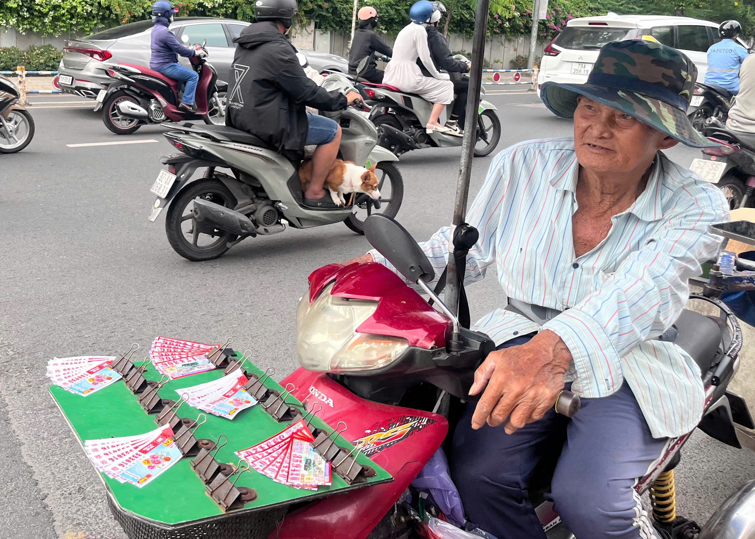 Vòng xoáy 'mua đứt bán đoạn vé số': 14 năm buồn vui đong đếm- Ảnh 4.