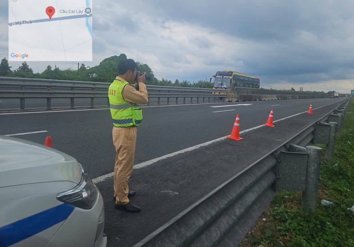 Trường hợp nào bắt buộc đặt biển cảnh báo sau ô tô 150 mét trên cao tốc?- Ảnh 1. Trường hợp nào bắt buộc đặt biển cảnh báo sau ô tô 150 mét trên cao tốc?- Ảnh 1.