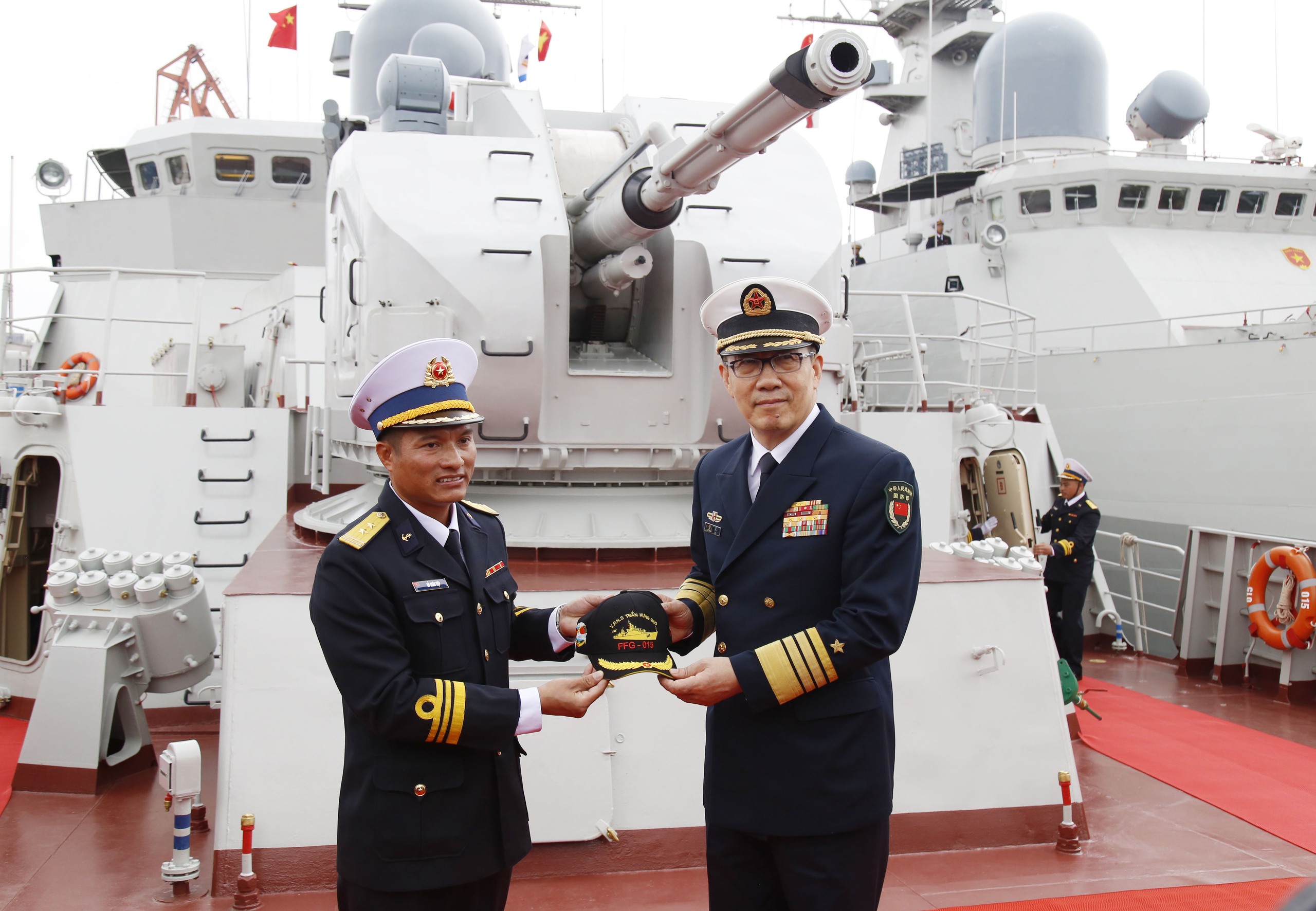 Hai tàu hộ vệ tên lửa của Việt Nam bắt đầu tuần tra cùng Hải quân Trung Quốc- Ảnh 7. Hai tàu hộ vệ tên lửa của Việt Nam bắt đầu tuần tra cùng Hải quân Trung Quốc- Ảnh 7.