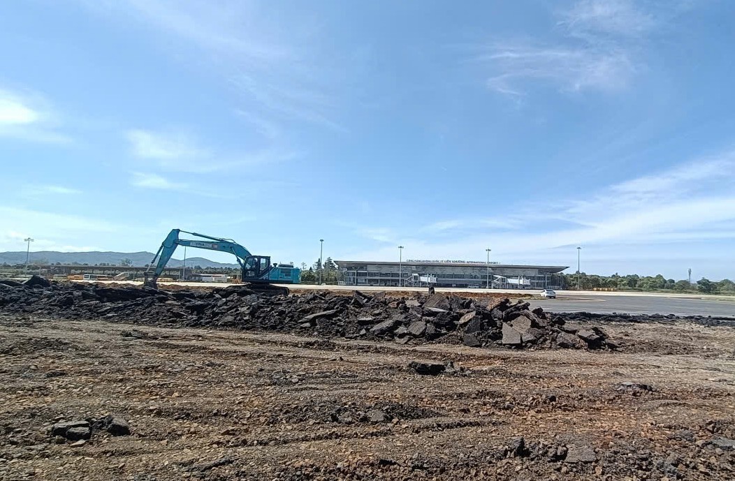 Đại công trường sân bay Liên Khương sau 2 tuần khởi công sửa chữa, nâng cấp- Ảnh 3.