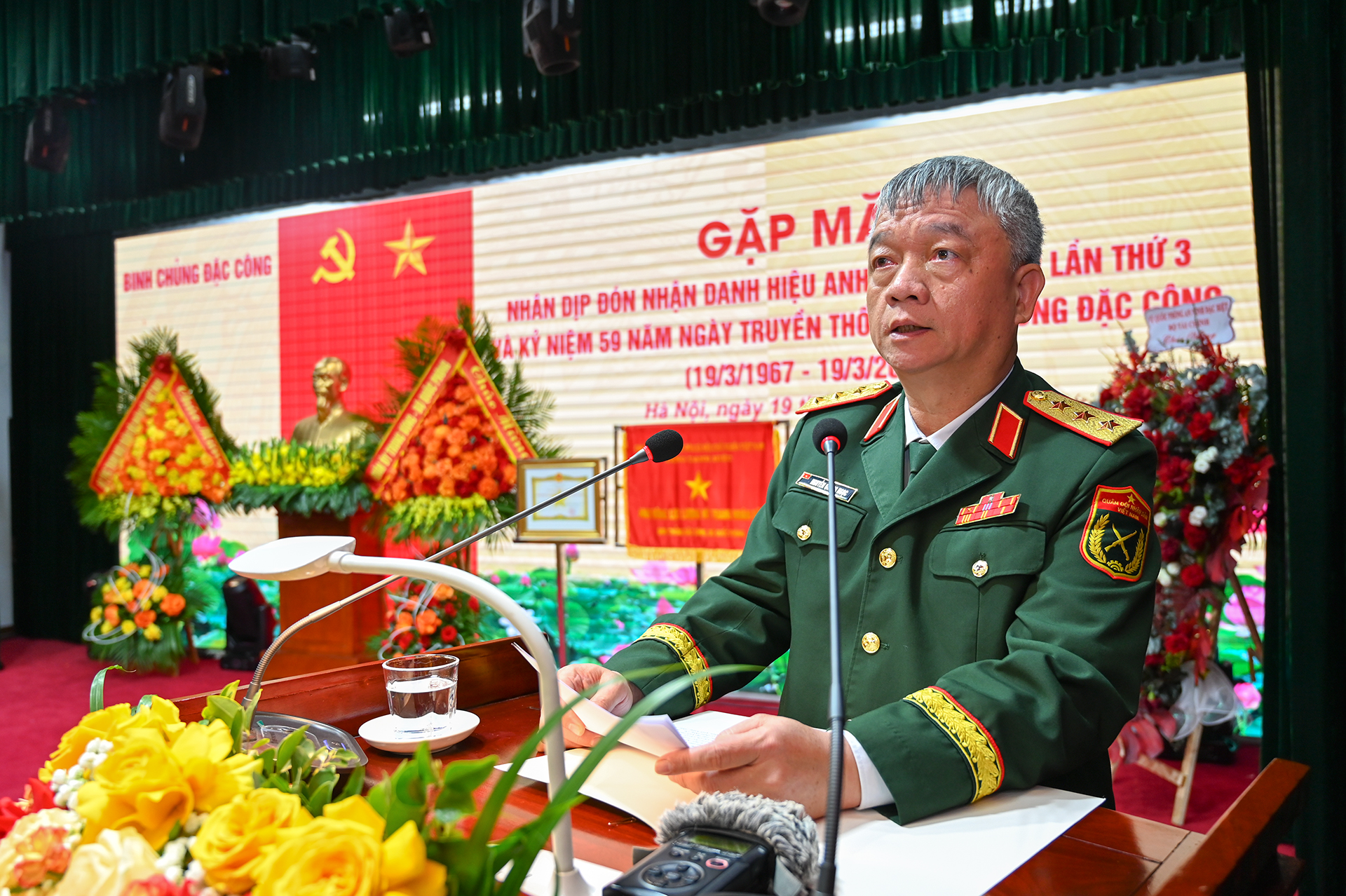 Đặc c&ocirc;ng phải l&agrave;m chủ vũ kh&iacute; hiện đại, t&aacute;c chiến thắng lợi trong mọi điều kiện - Ảnh 1.