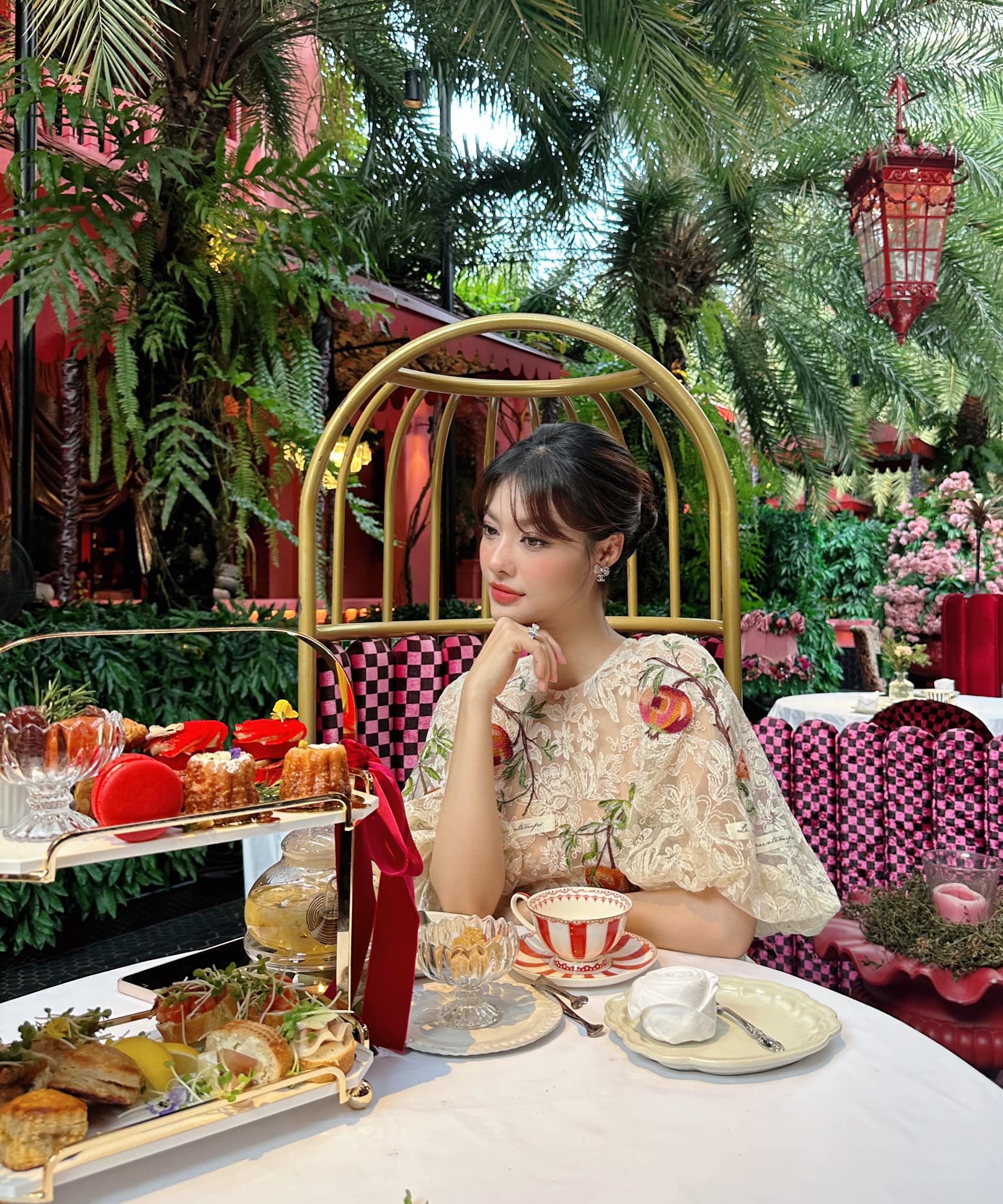 Cuộc sống của &Aacute; hậu Kiều Loan sau 7 năm đăng quang - Ảnh 3.