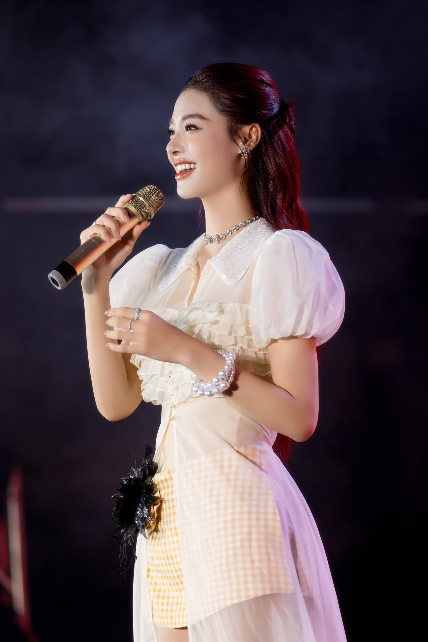 Cuộc sống của &Aacute; hậu Kiều Loan sau 7 năm đăng quang - Ảnh 4.