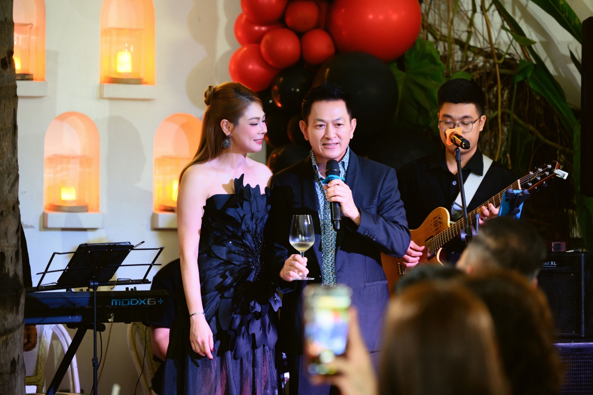  Thanh Thảo được chồng Việt kiều bay về Việt Nam làm điều đặc biệt - Ảnh 2.