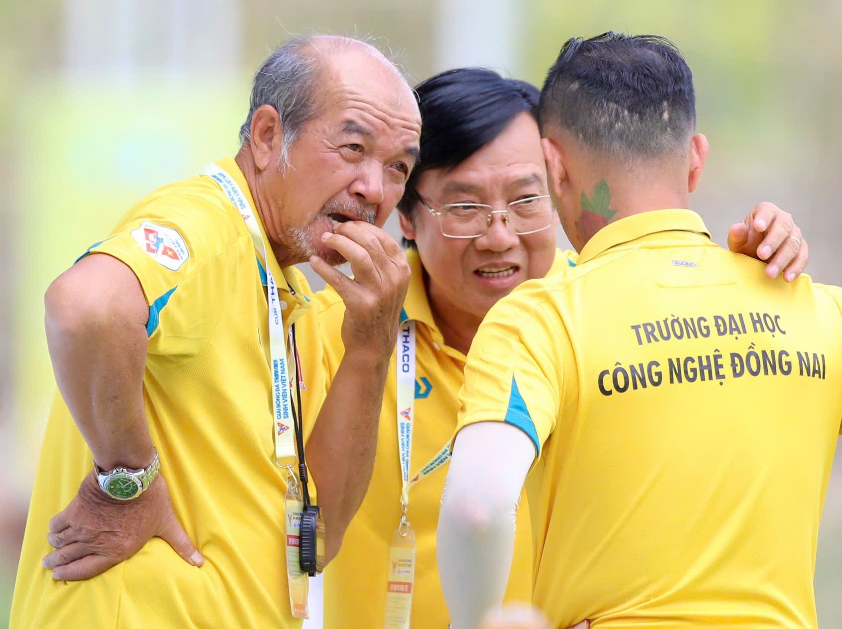 L&aacute; thư của 'thầy gi&aacute;o l&agrave;ng' c&ugrave;ng b&iacute; mật đằng sau đội b&oacute;ng fair-play nhất giải- Ảnh 3.