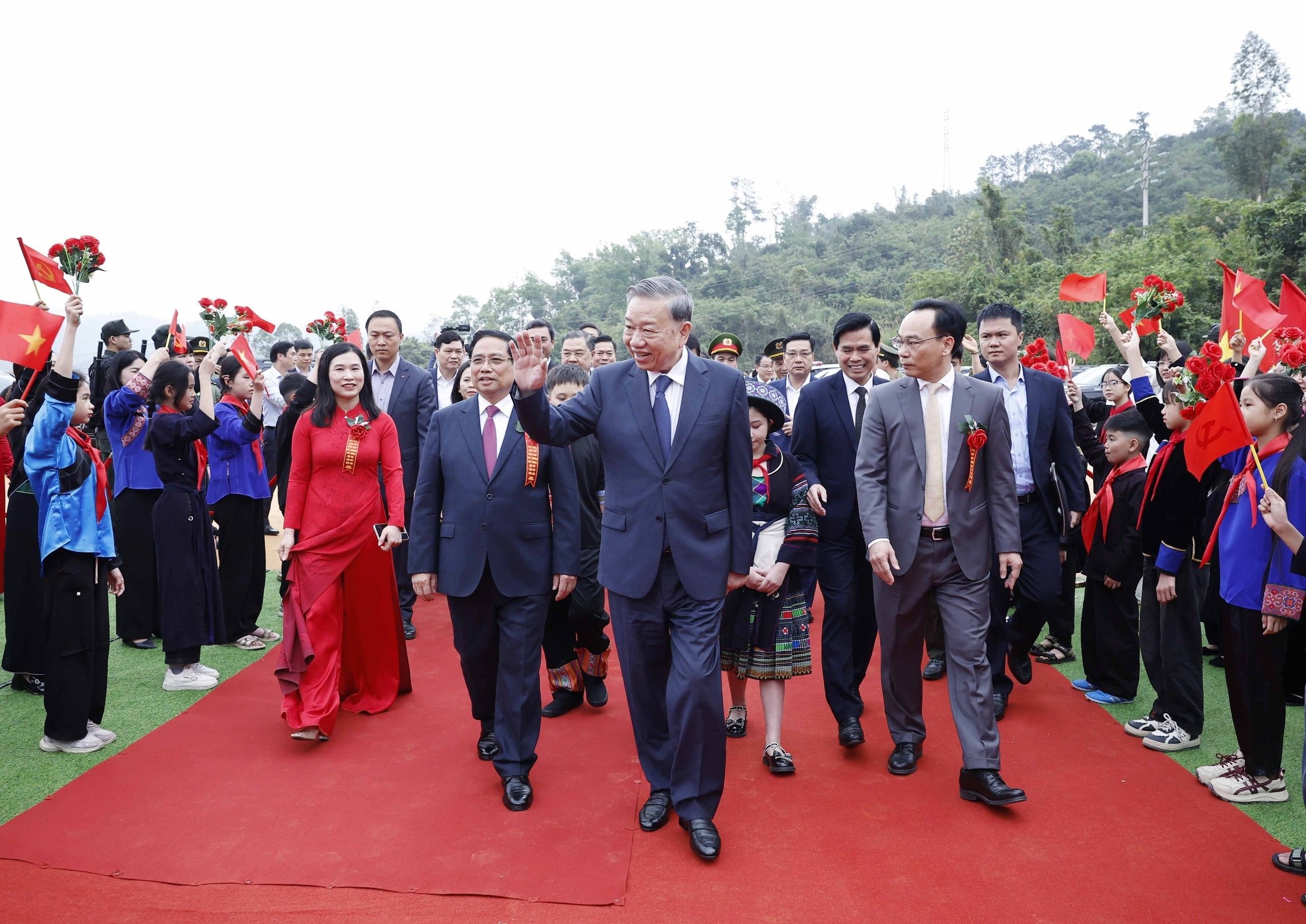 Tổng B&iacute; thư: Nh&agrave; trường phải thực sở trở th&agrave;nh 'ng&ocirc;i nh&agrave; thứ hai' ấm &aacute;p- Ảnh 2.