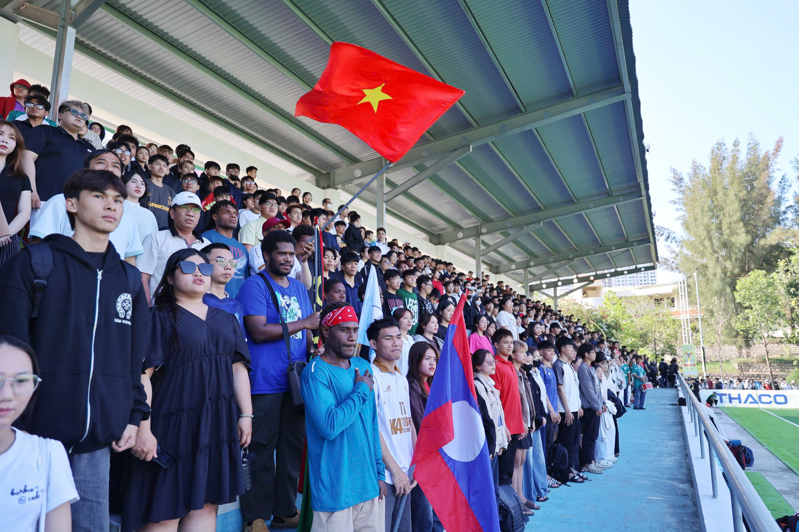 Lưu học sinh quốc tế cũng &lsquo;b&ugrave;ng nổ&rsquo; tr&ecirc;n kh&aacute;n đ&agrave;i TNSV THACO Cup 2026- Ảnh 3.