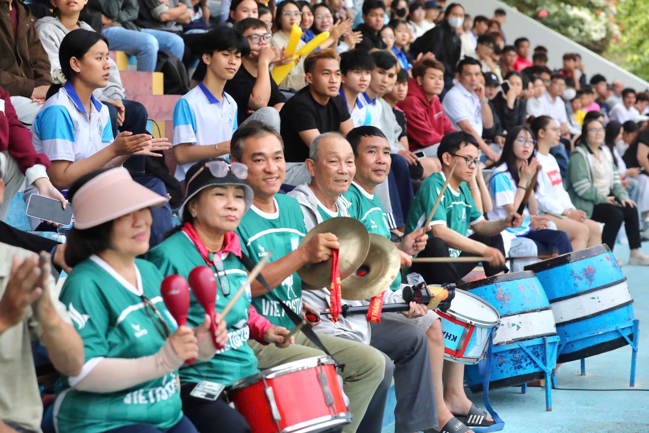 Hội người h&acirc;m mộ b&oacute;ng đ&aacute; Kh&aacute;nh H&ograve;a tiếp lửa kh&aacute;n đ&agrave;i TNSV THACO Cup 2026- Ảnh 1.