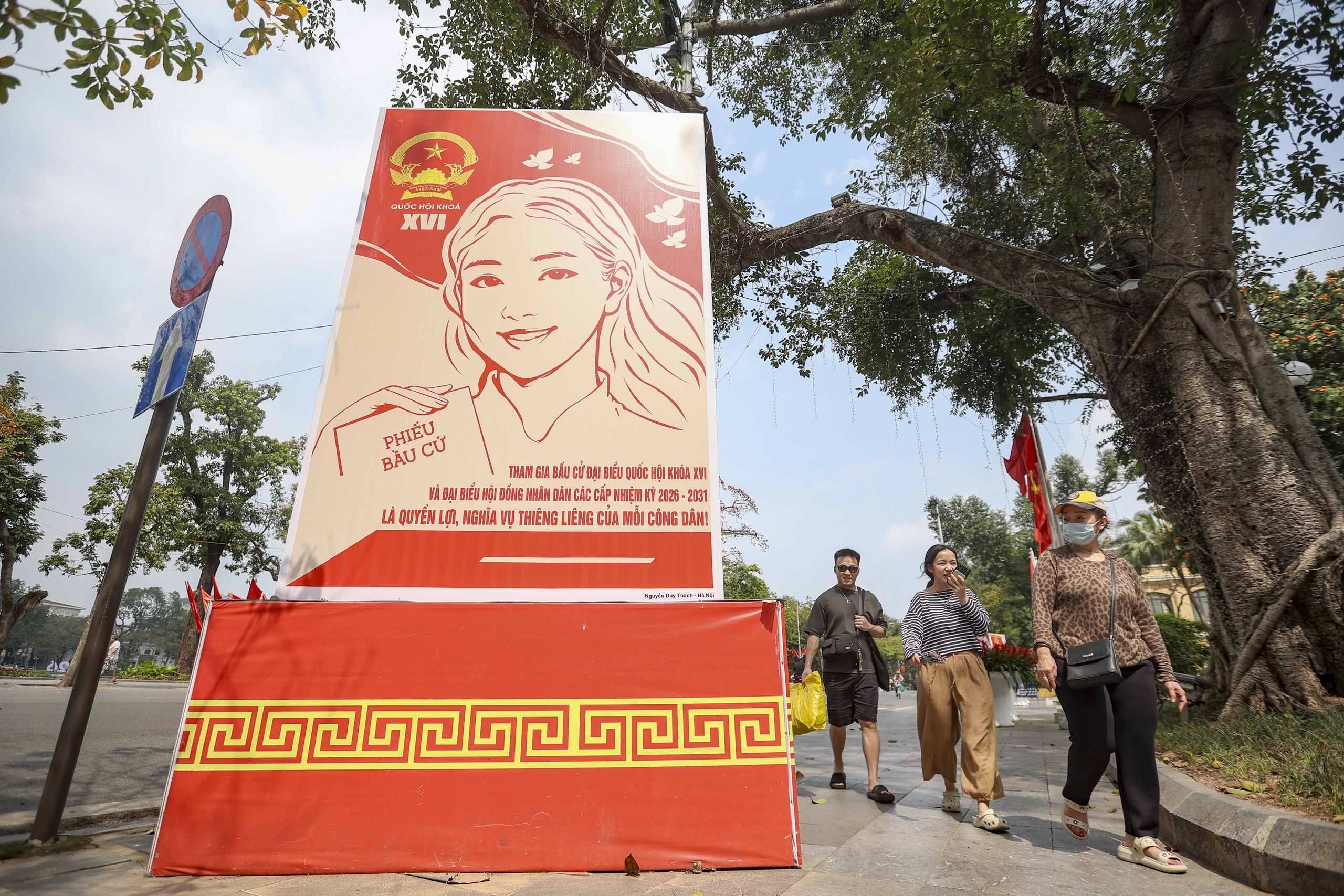 Hà Nội trang hoàng rực rỡ cho ngày bầu cử Quốc hội khóa XVI năm 2026 - Ảnh 5. Hà Nội trang hoàng rực rỡ cho ngày bầu cử Quốc hội khóa XVI năm 2026 - Ảnh 5.