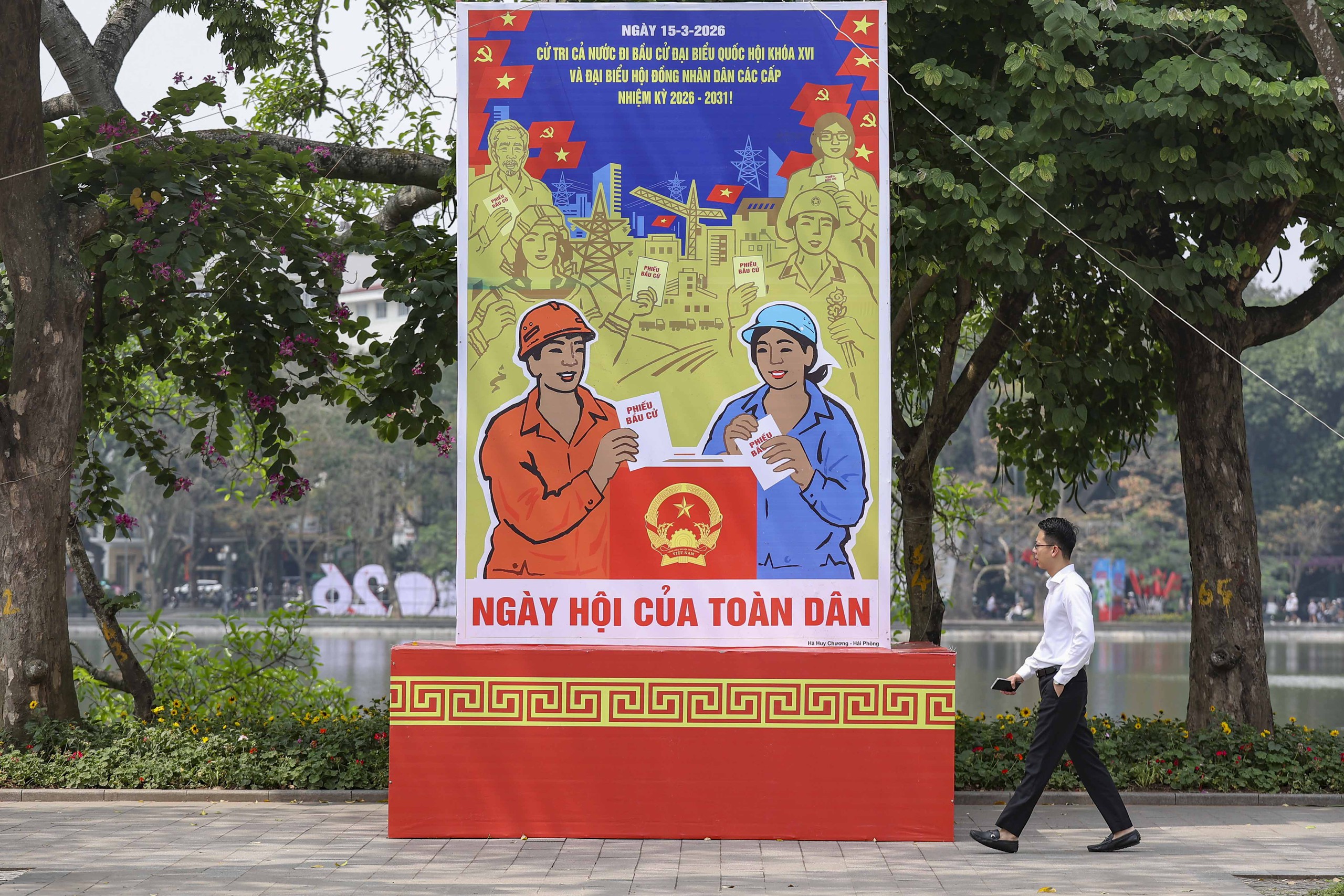 Hà Nội trang hoàng rực rỡ cho ngày bầu cử Quốc hội khóa XVI năm 2026 - Ảnh 3. Hà Nội trang hoàng rực rỡ cho ngày bầu cử Quốc hội khóa XVI năm 2026 - Ảnh 3.