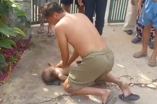 Tây Ninh: Anh Nguyễn Hoàng Duy cứu người bé trai khỏi hầm nước thải nguy hiểm - Ảnh 1. Tây Ninh: Anh Nguyễn Hoàng Duy cứu người bé trai khỏi hầm nước thải nguy hiểm - Ảnh 1.