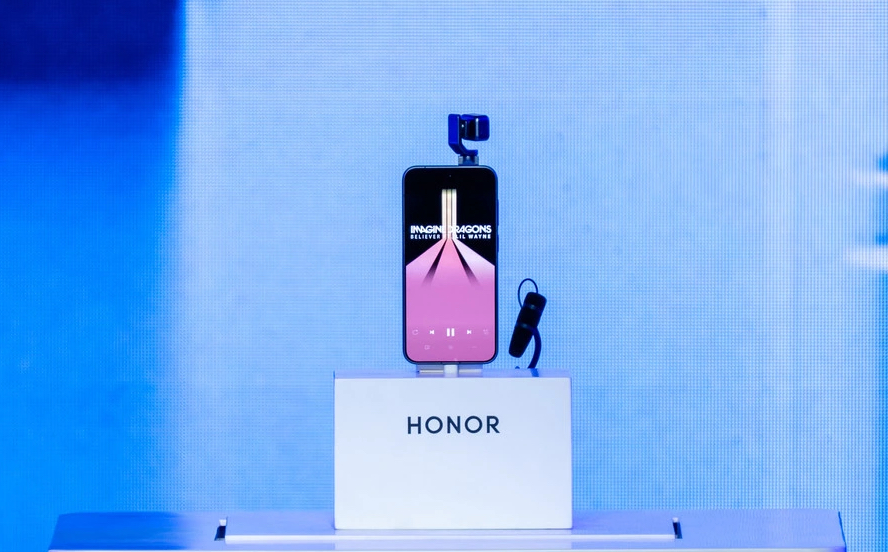 Honor ra mắt Robot Phone, tích hợp AI  - Ảnh 1.