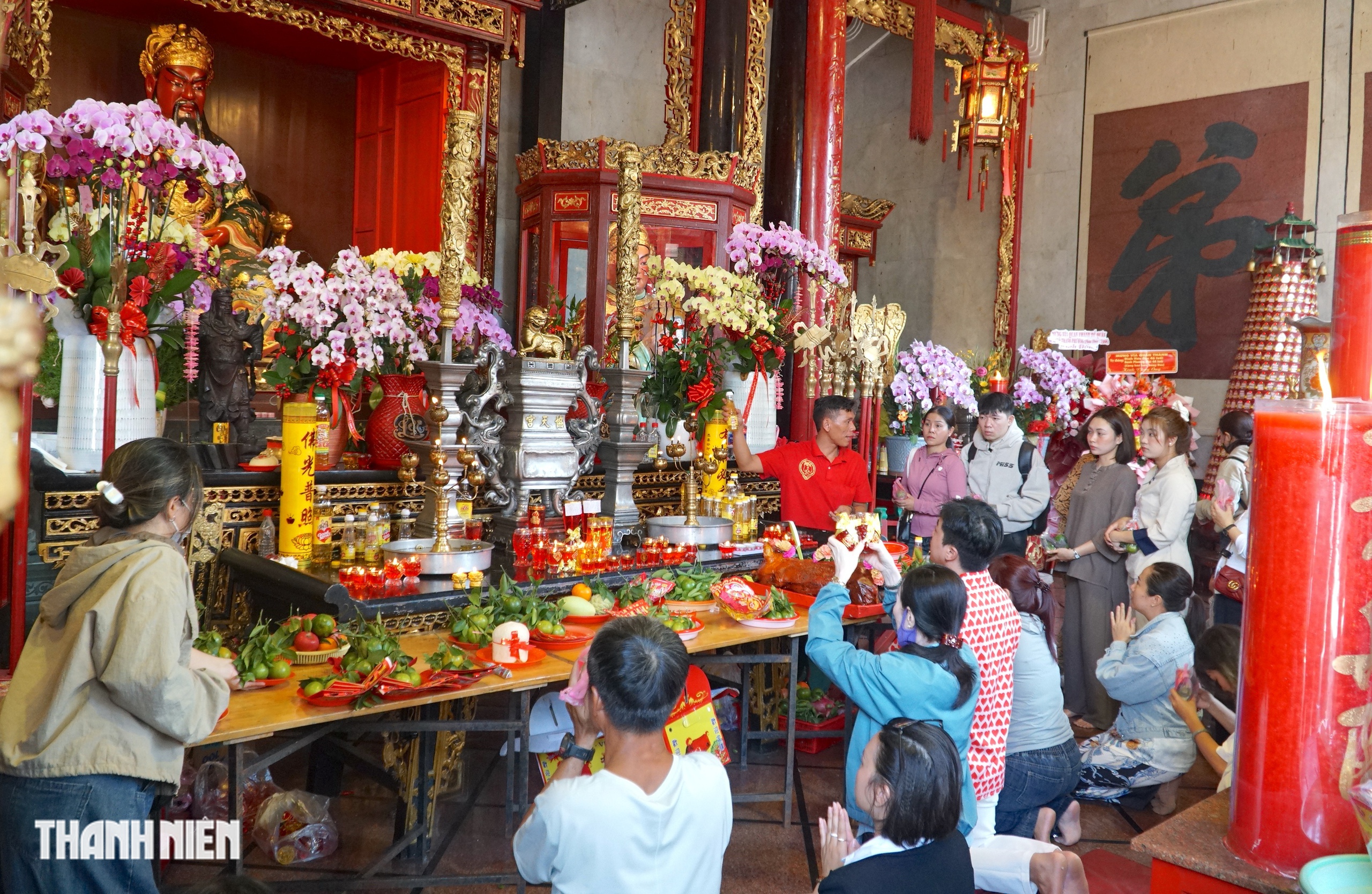 Rằm th&aacute;ng gi&ecirc;ng: Vay - trả lộc tại ch&ugrave;a &Ocirc;ng để ph&aacute;t t&agrave;i năm 2026 - Ảnh 2.