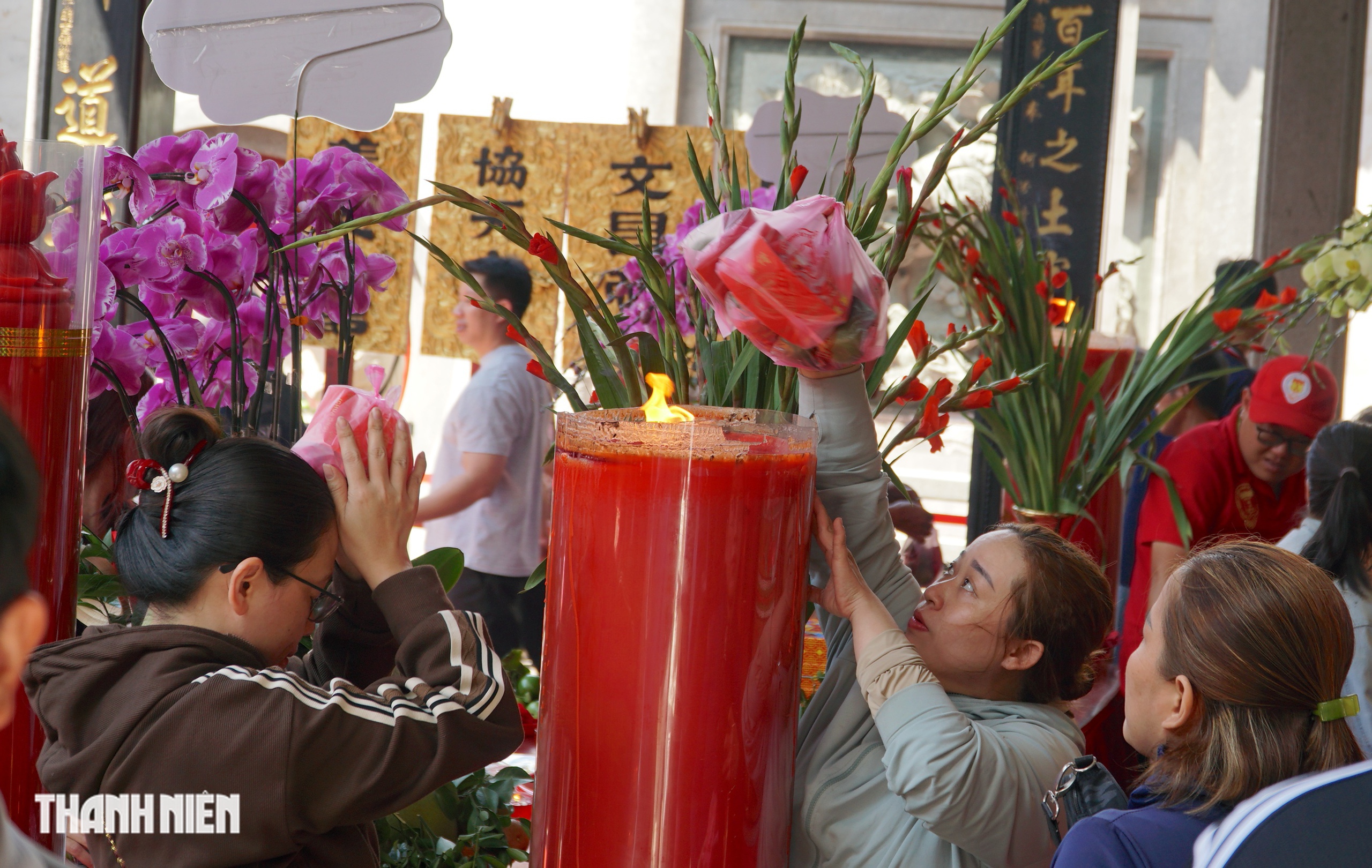 Rằm th&aacute;ng gi&ecirc;ng: Vay - trả lộc tại ch&ugrave;a &Ocirc;ng để ph&aacute;t t&agrave;i năm 2026 - Ảnh 4.