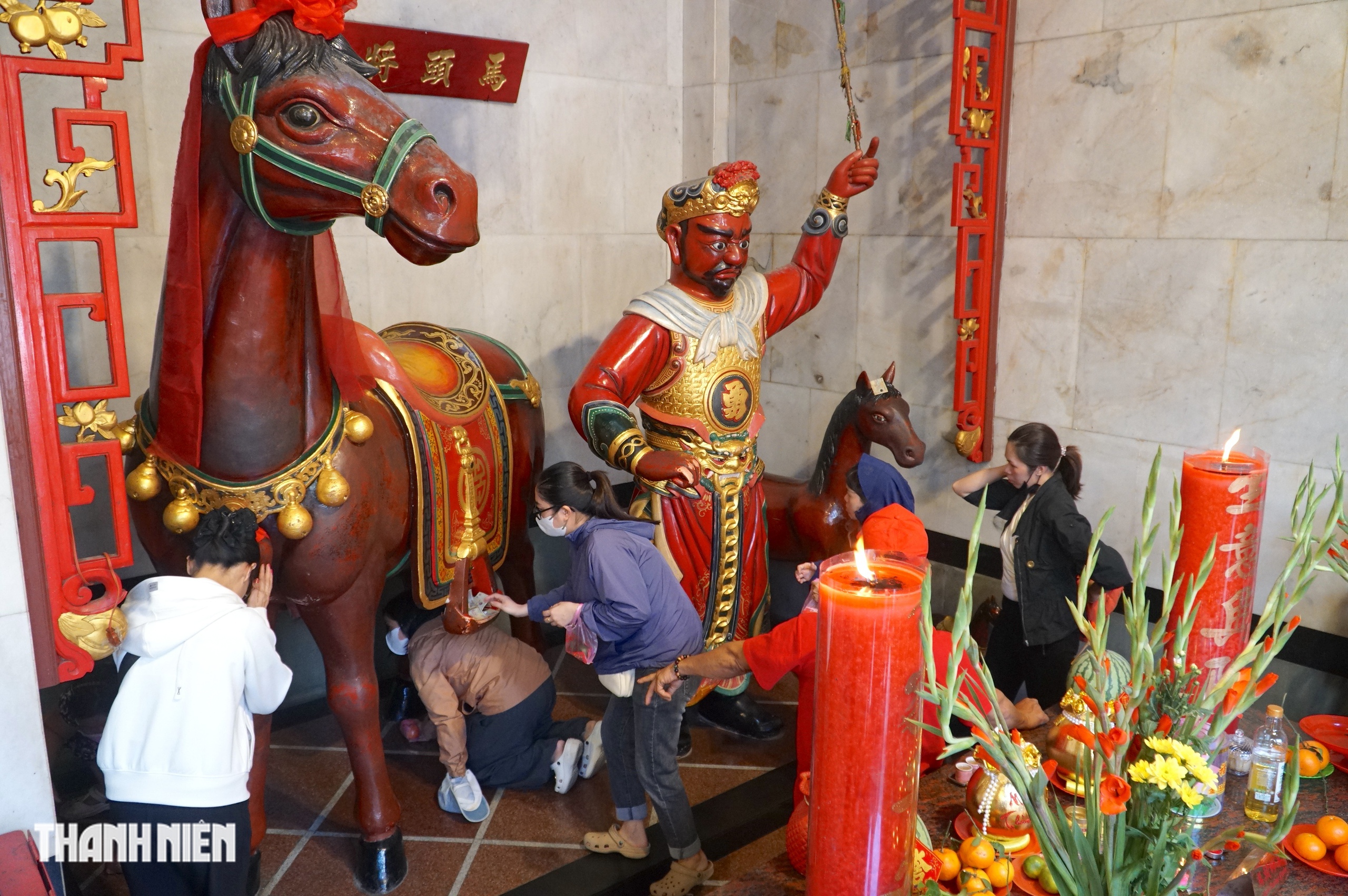 Rằm th&aacute;ng gi&ecirc;ng: Vay - trả lộc tại ch&ugrave;a &Ocirc;ng để ph&aacute;t t&agrave;i năm 2026 - Ảnh 10.