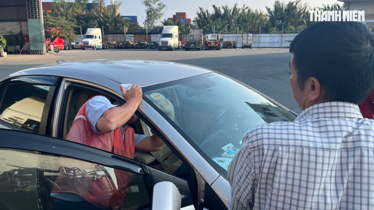 Tắc nghẽn, chờ đợi do… lỗi phần mềm - Ảnh 6.