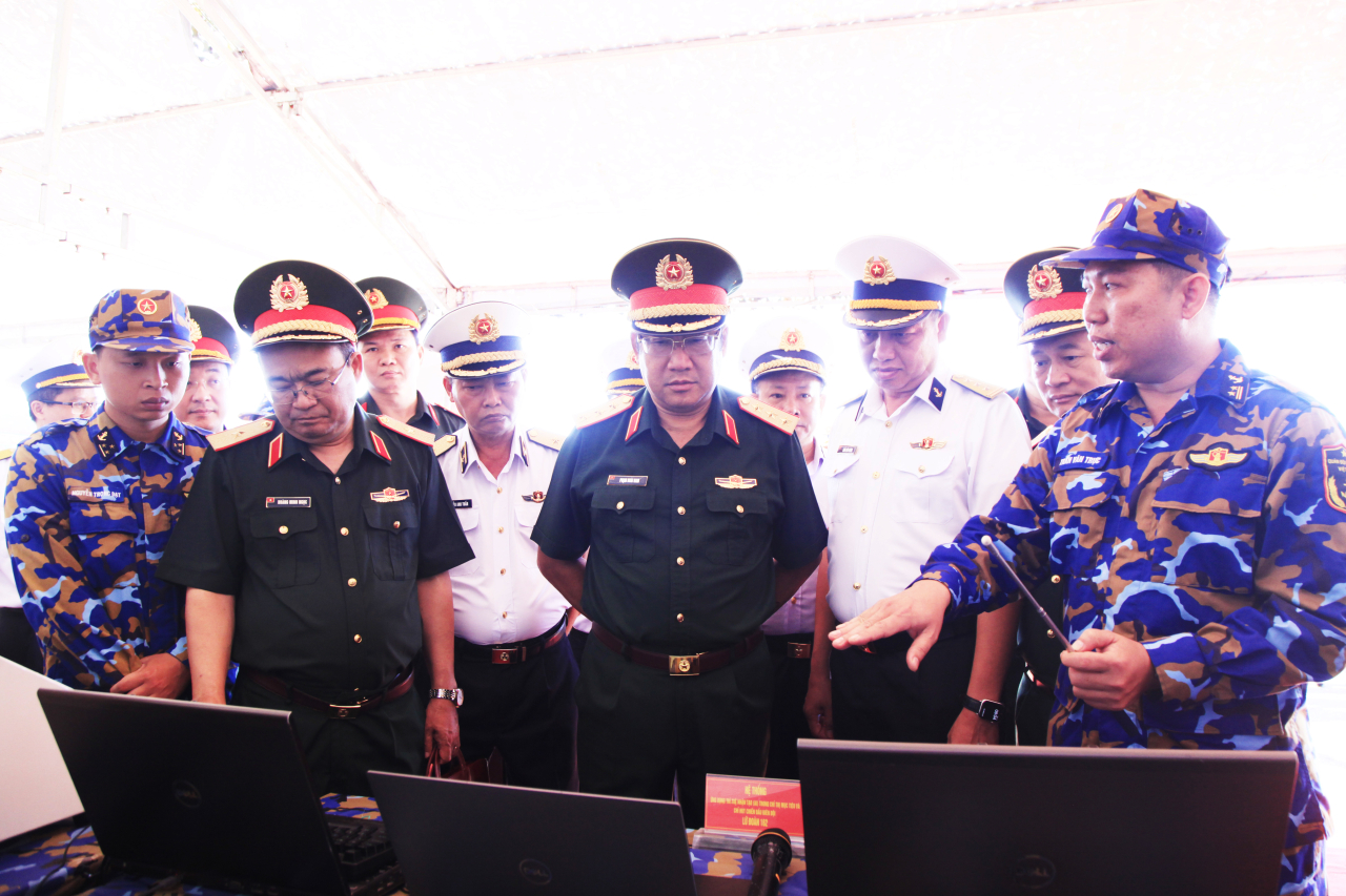 Hải quân ra quân huấn luyện năm 2026, quyết tâm làm chủ vũ khí hiện đại - Ảnh 1.