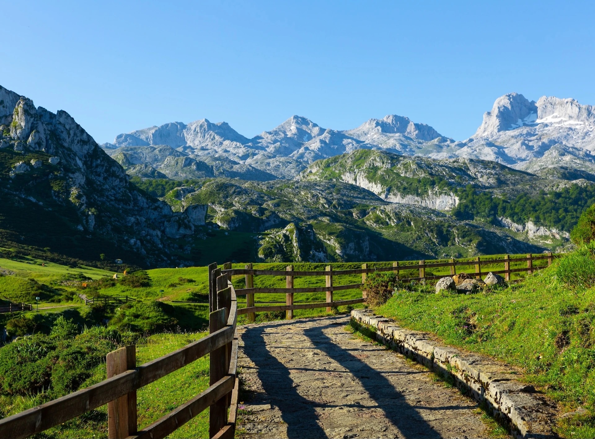 Báo Anh chọn hai điểm đến ở Việt Nam vào top đẹp nhất thế giới- Ảnh 1. Báo Anh chọn hai điểm đến ở Việt Nam vào top đẹp nhất thế giới- Ảnh 1.