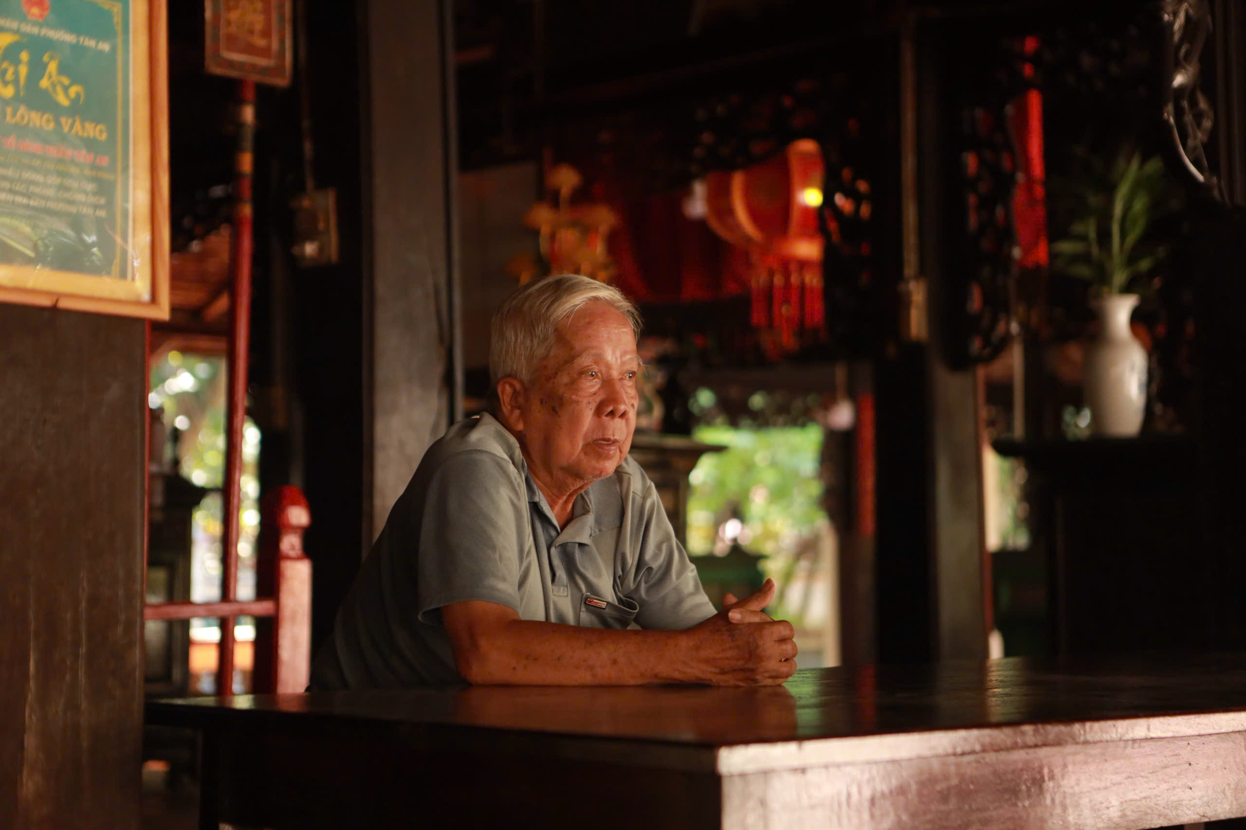 Cây đa trăm tuổi ôm cổng đình Tân An , chứng nhân lịch sử TP . HCM - Ảnh 3. Cây đa trăm tuổi ôm cổng đình Tân An , chứng nhân lịch sử TP . HCM - Ảnh 3.