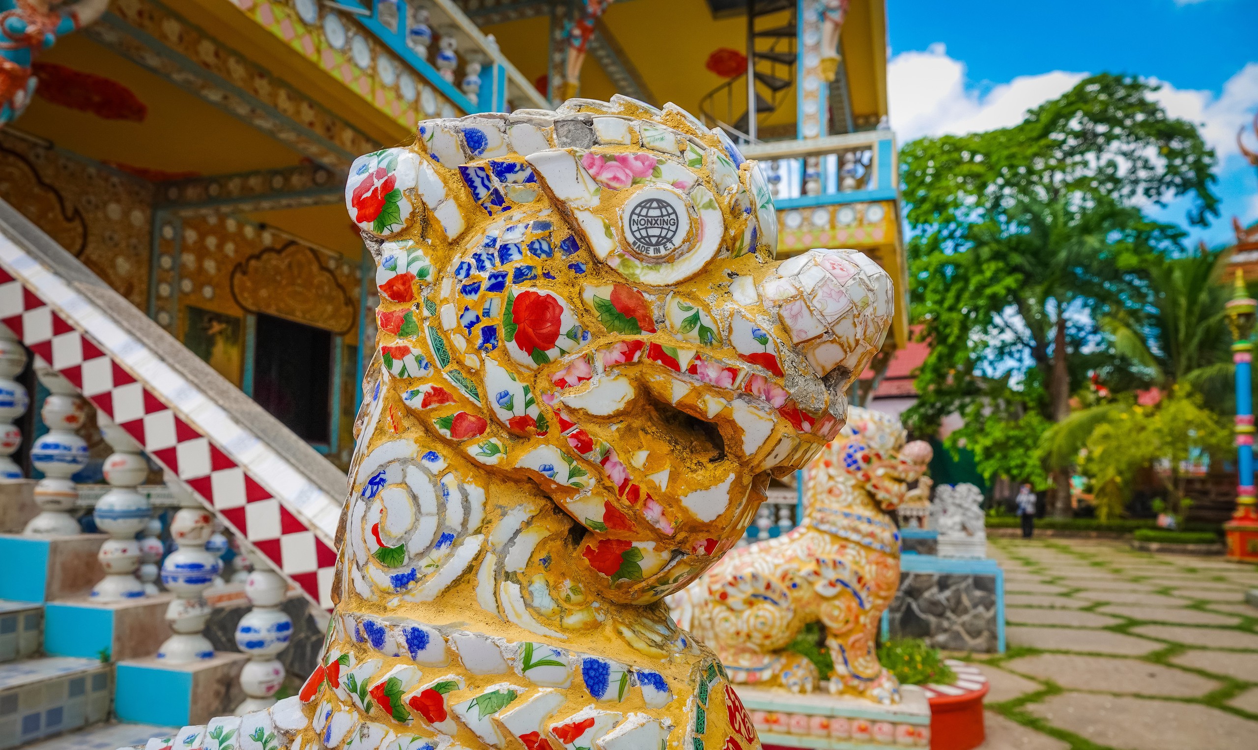 Kh&aacute;m ph&aacute; vẻ đẹp độc đ&aacute;o của ch&ugrave;a Ch&eacute;n Kiểu hơn 200 năm tuổi tại Cần Thơ - Ảnh 3.